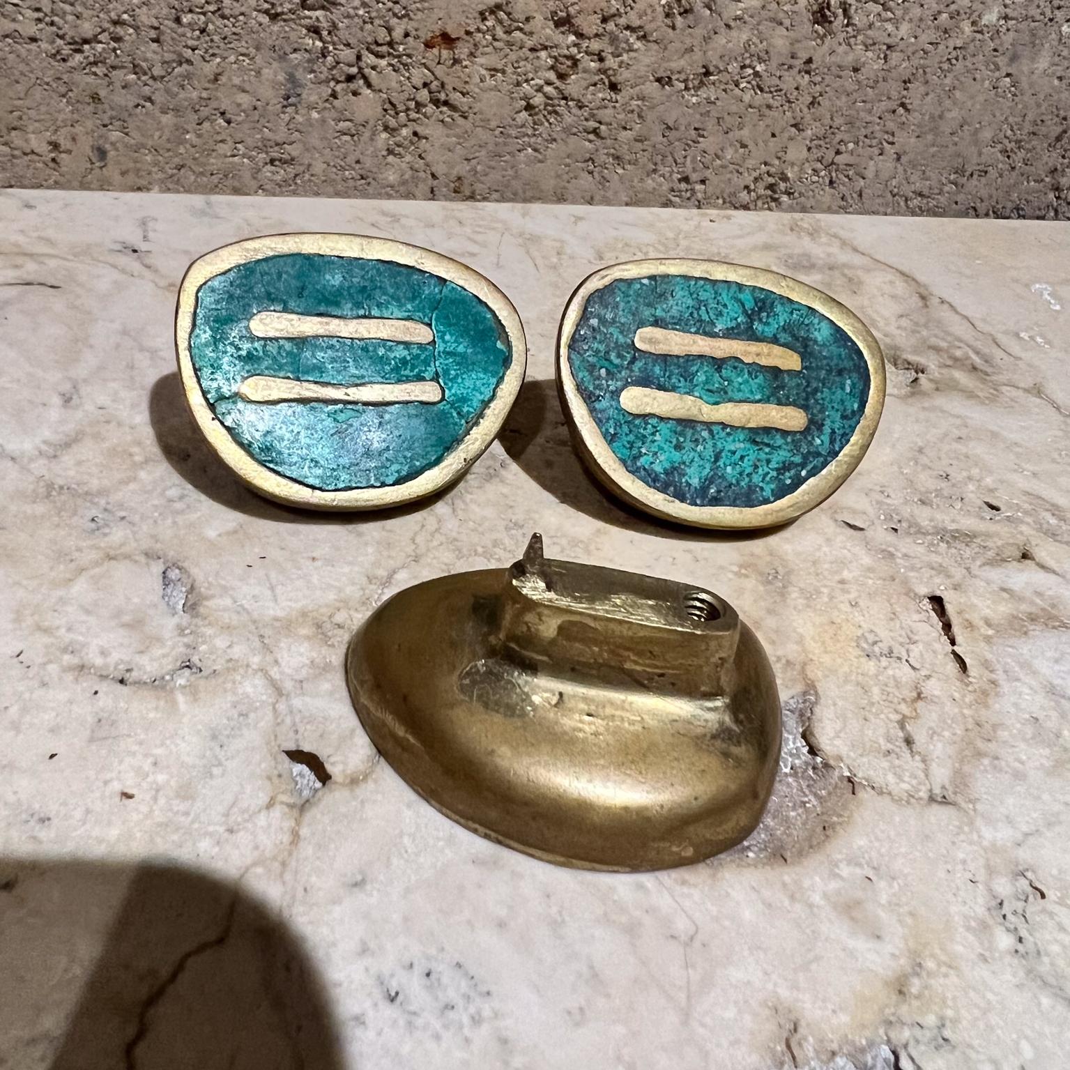 Milieu du XXe siècle 1950s Pepe Mendoza Set Three Round Pull Knobs Mayan Malachite Mexico en vente