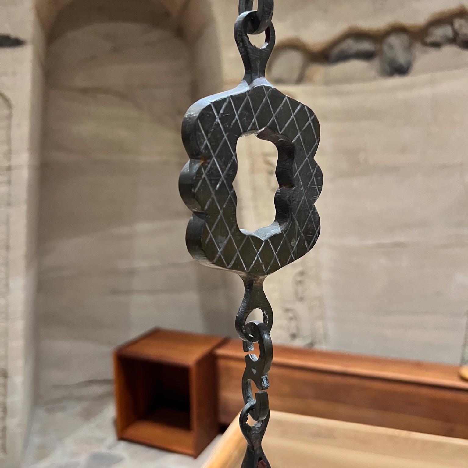 1950s Pepe Mendoza Vintage Lamp Chain Mexico
unmarked
Patinated brass and malachite stone
Fabulous design. Decorative chain with elephant ornamentation.
54 h x 4.25 at widest x 1.5
Item is preowned vintage, exposed to elements, unrestored