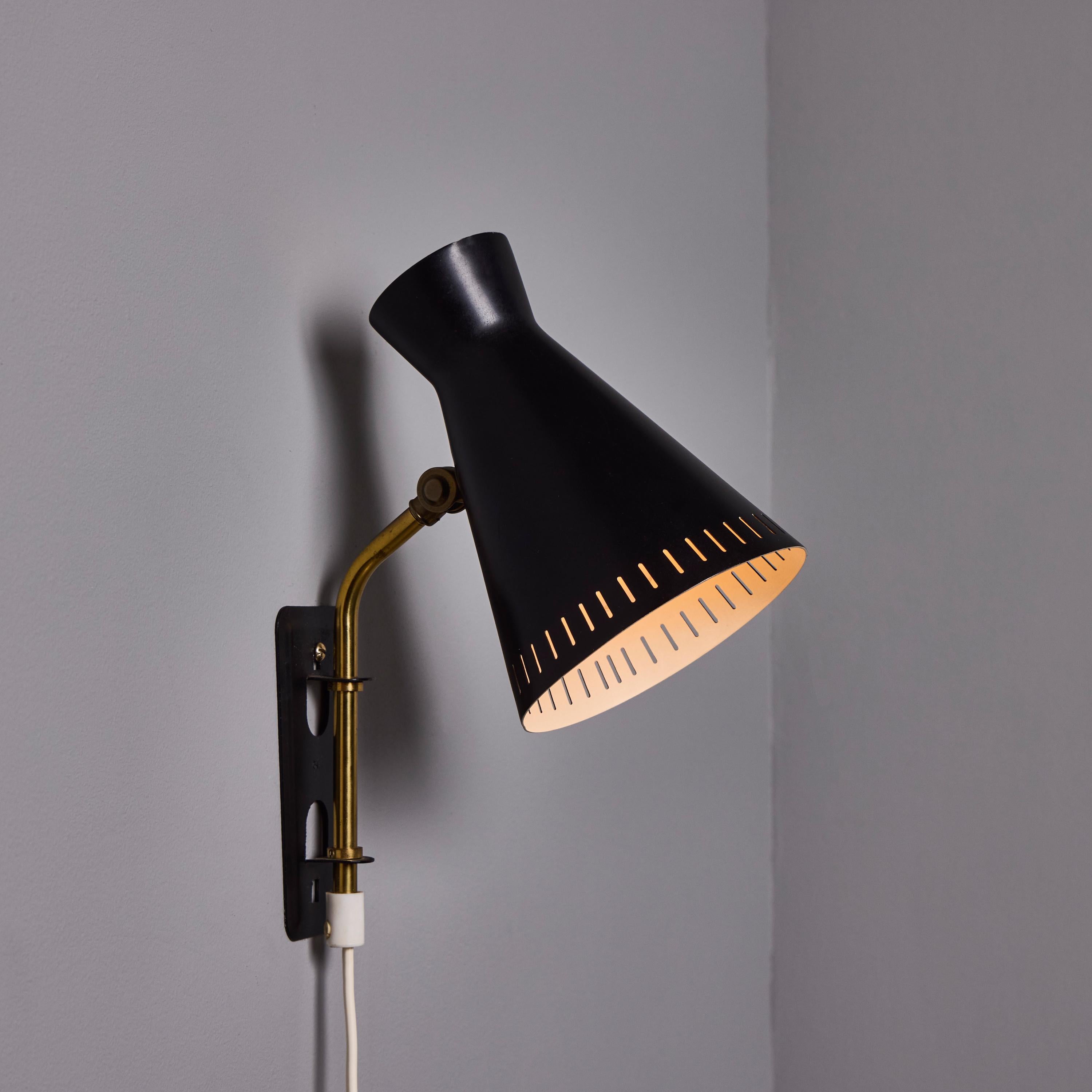 1950s Perforated Metal Diabolo Plug-In Wall Lamp Attributed to Mauri Almari en vente 3