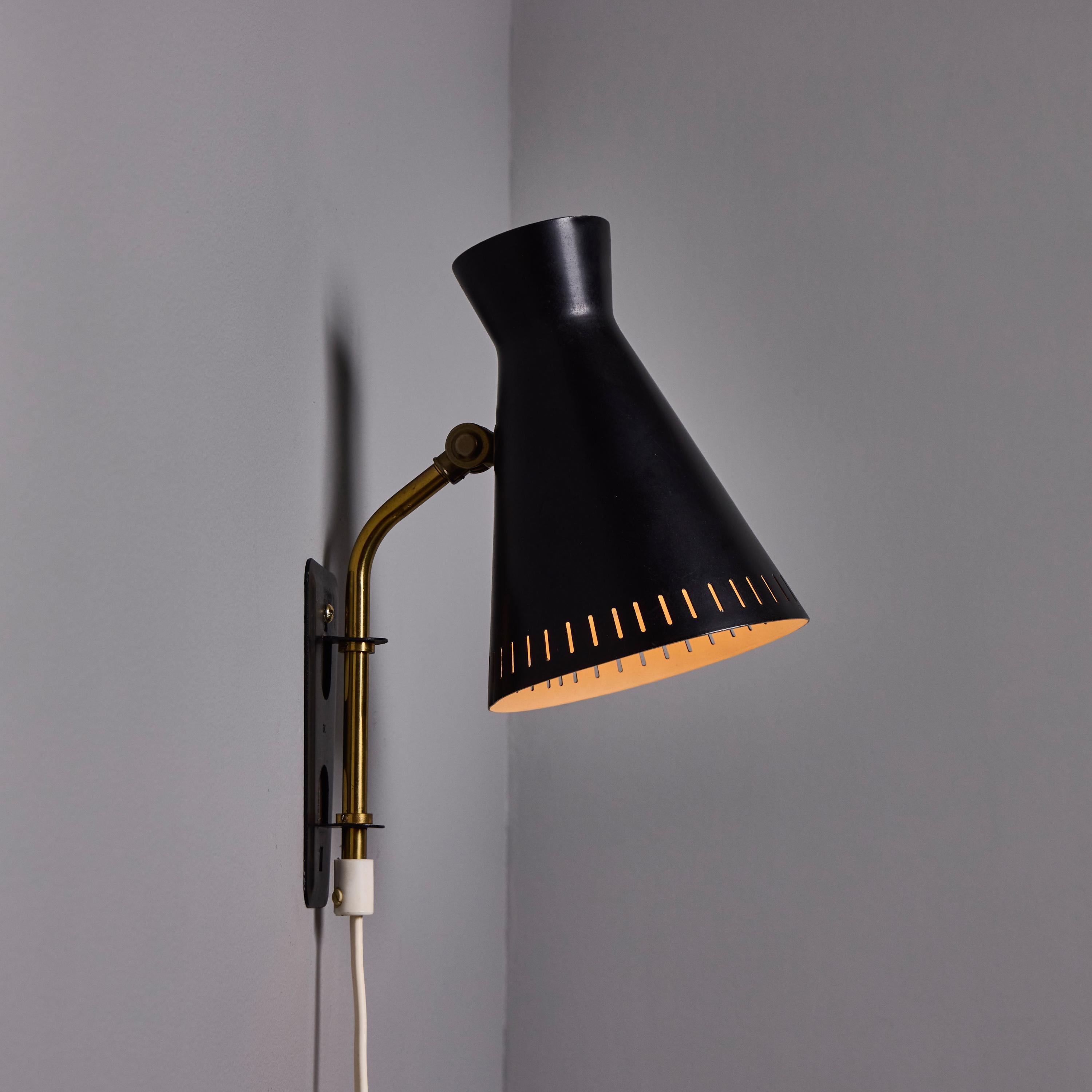 1950s Perforated Metal Diabolo Plug-In Wall Lamp Attributed to Mauri Almari en vente 5