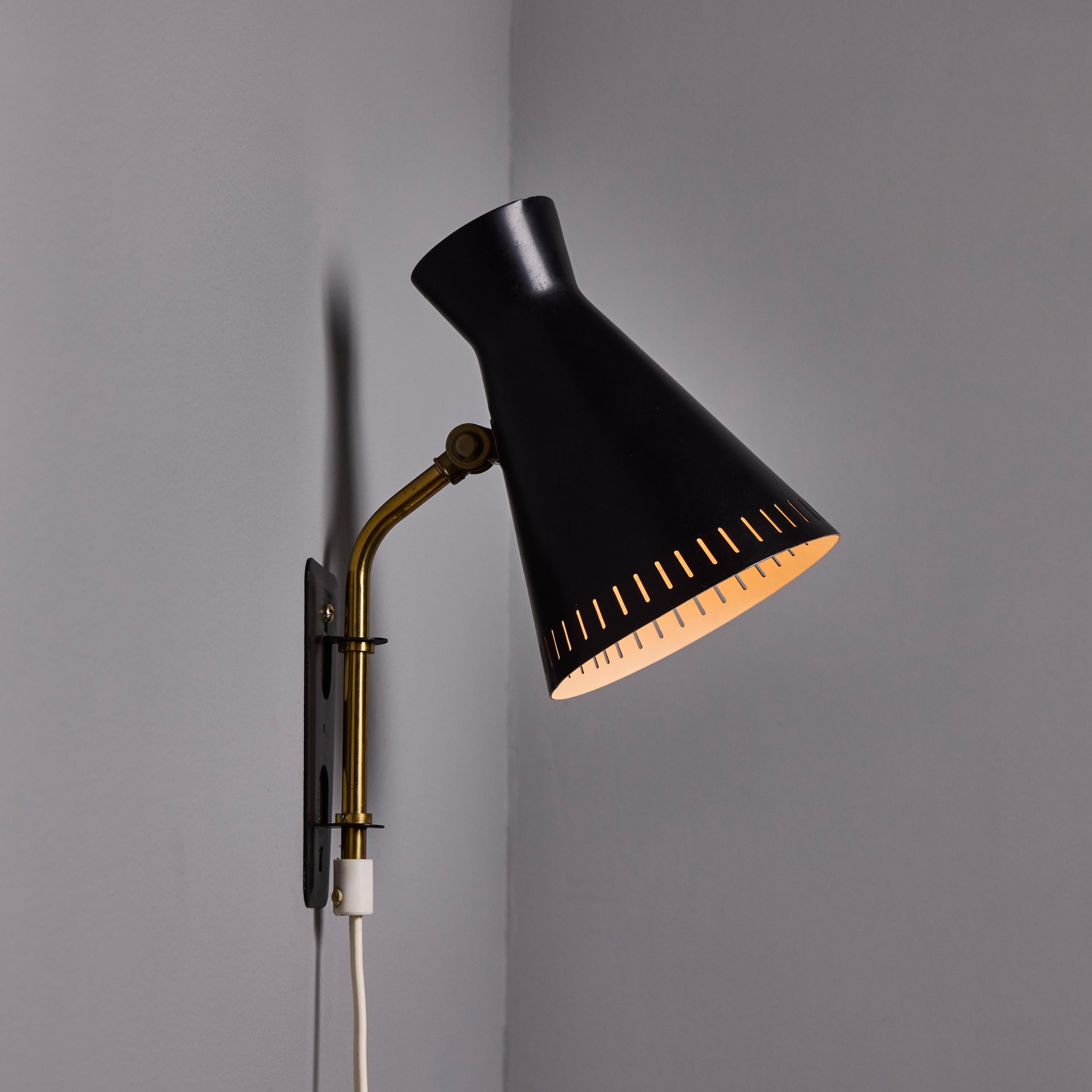 1950s Perforated Metal Diabolo Plug-In Wall Lamp Attributed to Mauri Almari en vente 6