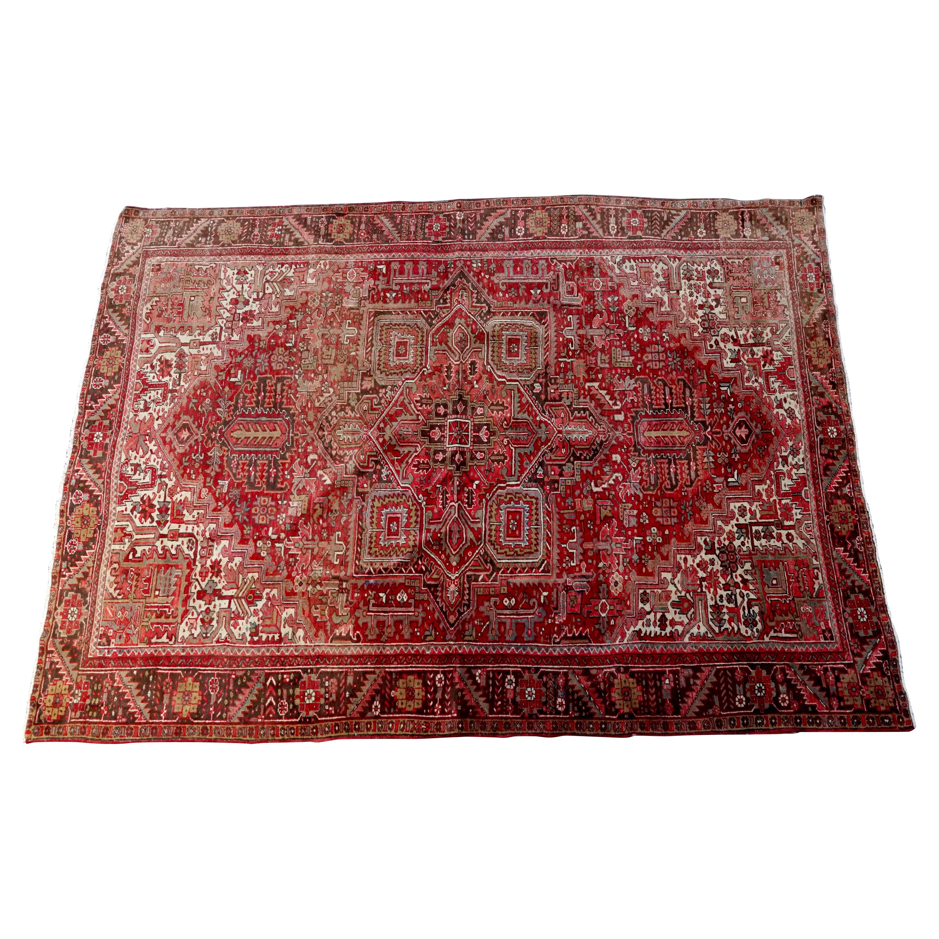 1950, Tappeto persiano Heriz di metà secolo in rosso, blu e avorio