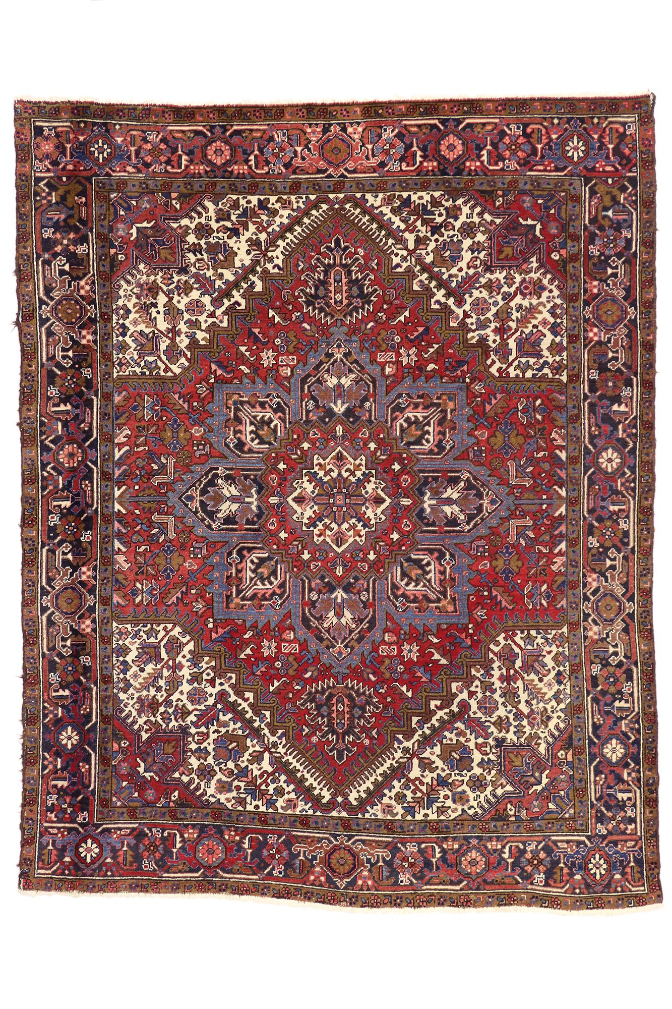 1950's Persian Heriz Rug with Traditional Style en venta 1