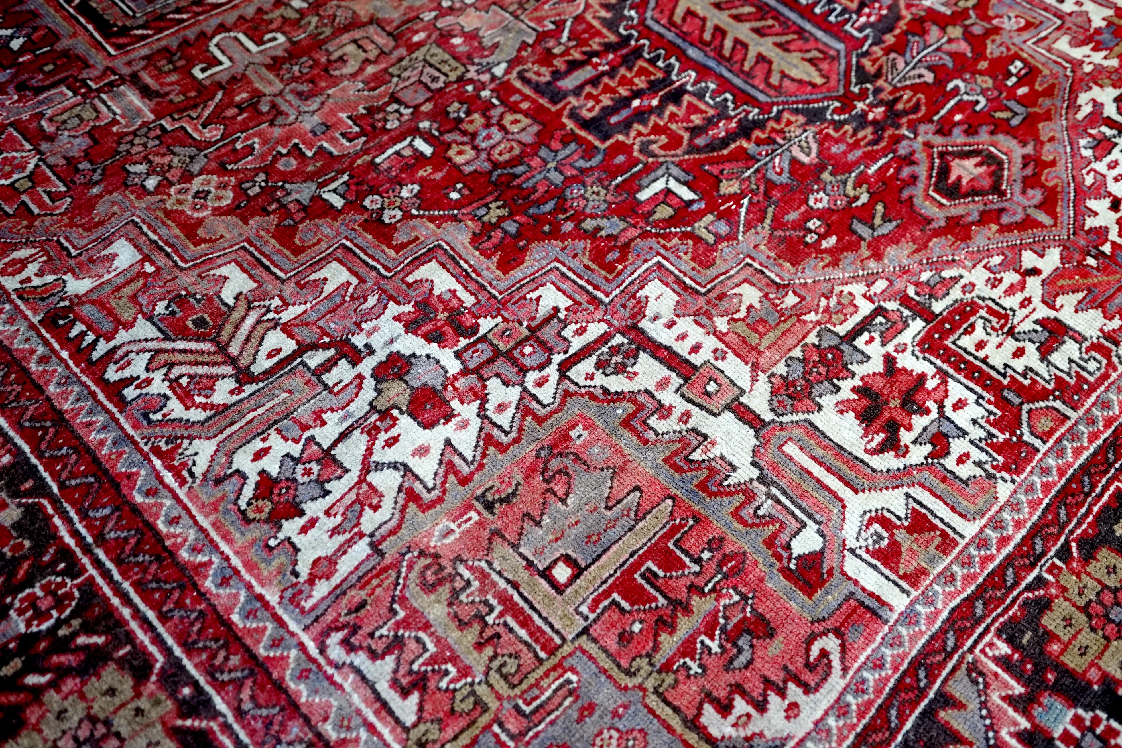 1950s, Persian Heriz Mid-Century Carpet in Red, Blue, Ivory In Good Condition For Sale In Lomita, CA