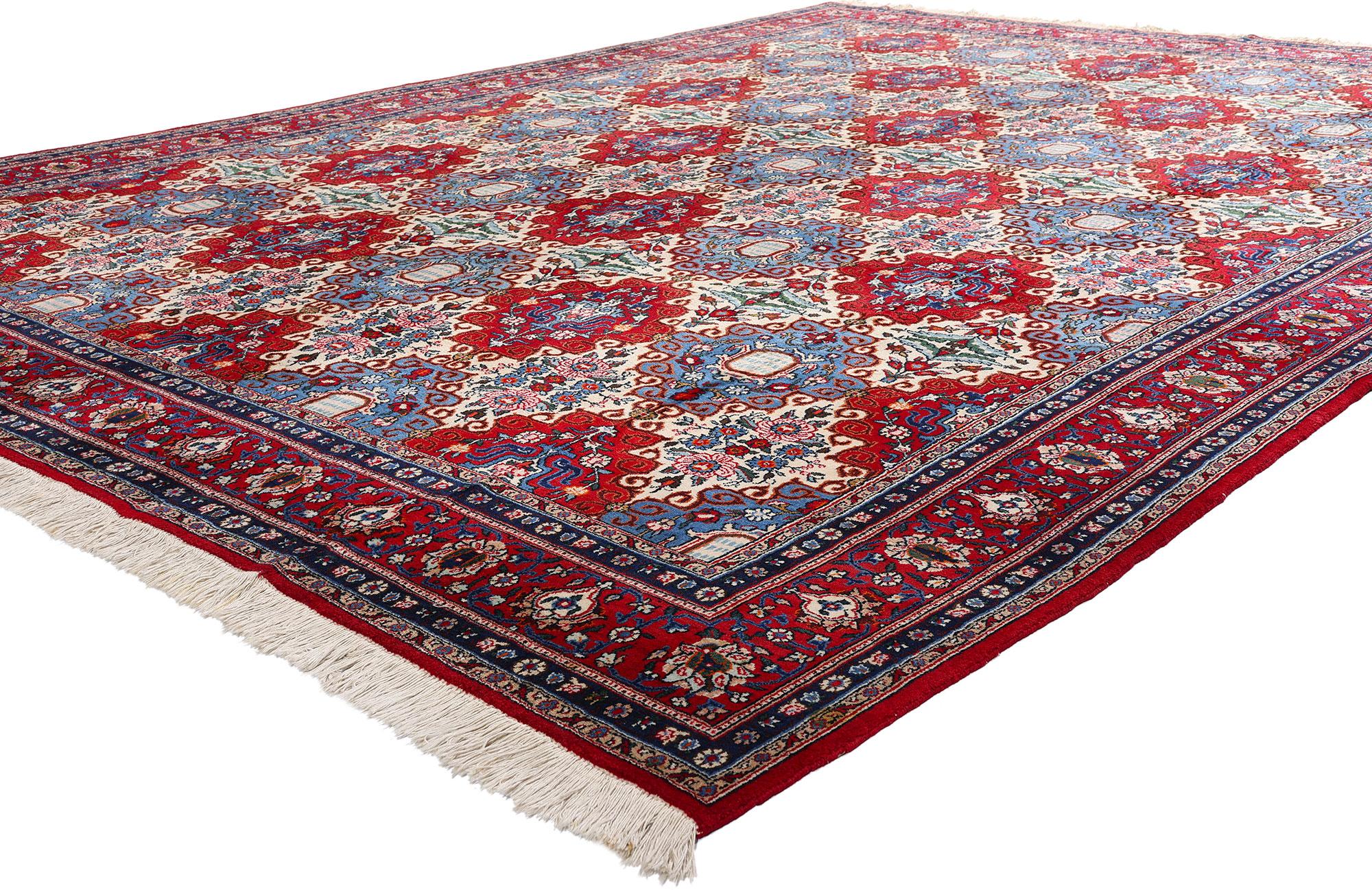 76779 Tappeto persiano vintage Moud Mood, 09'06 x 12'07. Questo tappeto persiano vintage in lana annodato a mano si dispiega come un manoscritto lirico dal cuore del Khorasan, dove geometria e natura si intrecciano in una raffinata armonia di forme