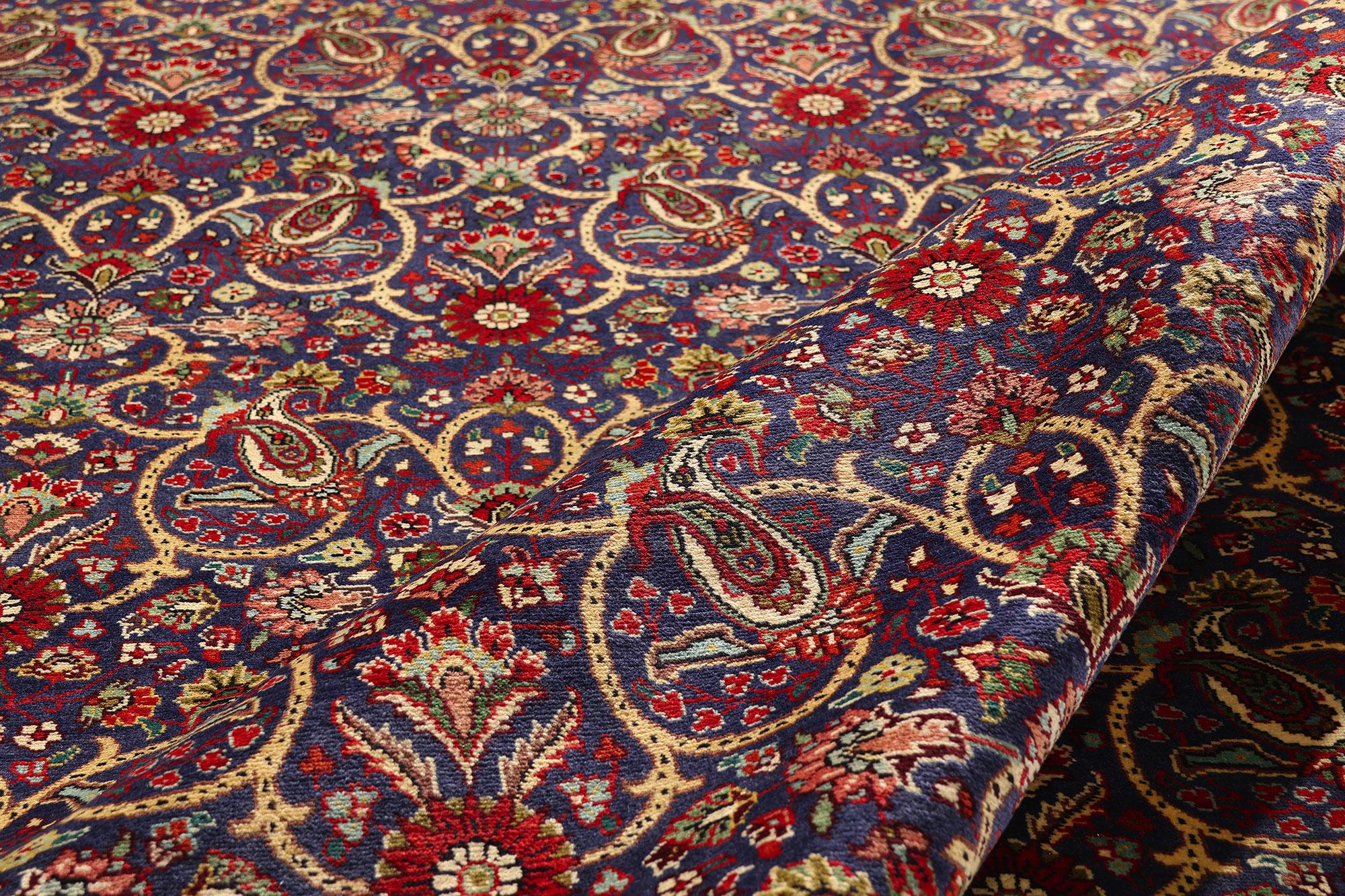 Annodato a mano Tappeto persiano Tabriz vintage con stile tradizionale in vendita