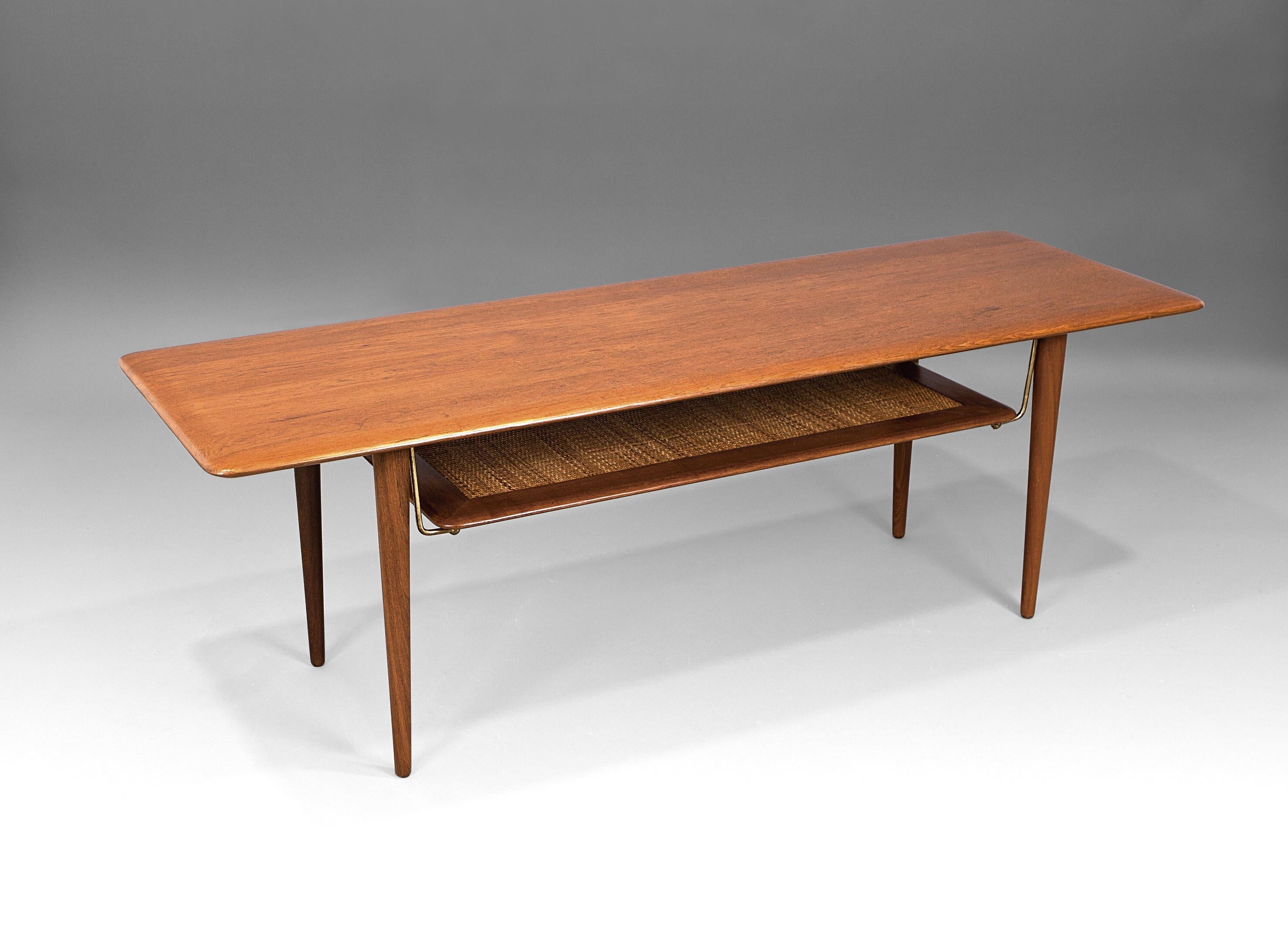 1950s Peter Hvidt & Orla Mölgaard “FD 516” Teak Coffee Table In Excellent Condition In Madrid, ES