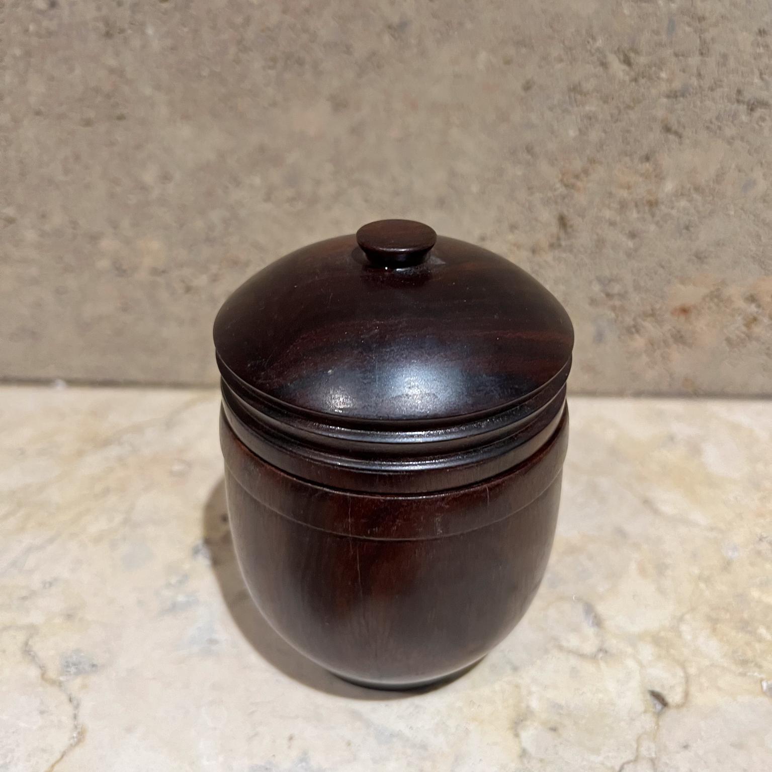 Mid-Century moderno Vaso con coperchio in legno di palissandro Petite del 1950 in vendita