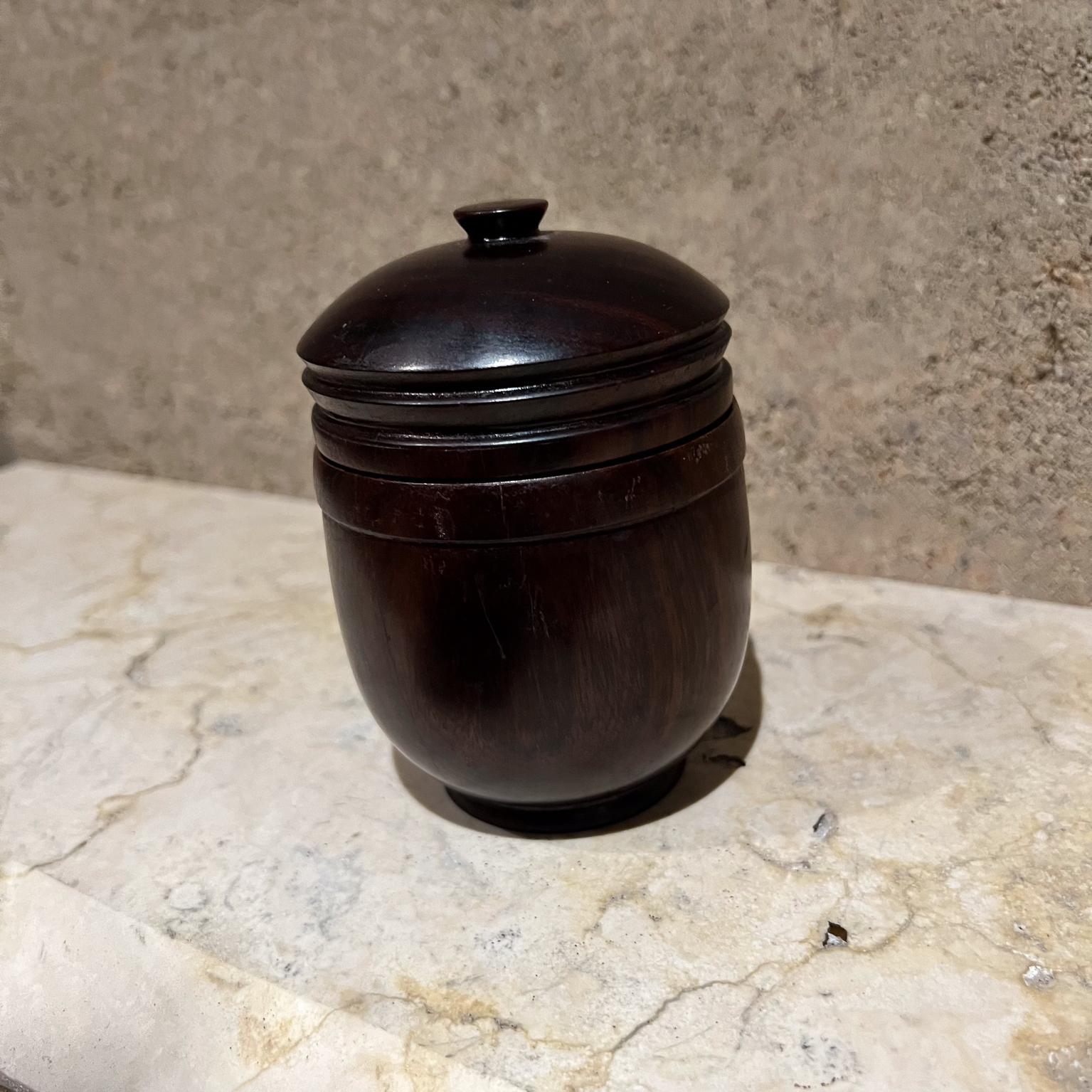 Vaso con coperchio in legno di palissandro Petite del 1950 In condizioni buone in vendita a Chula Vista, CA