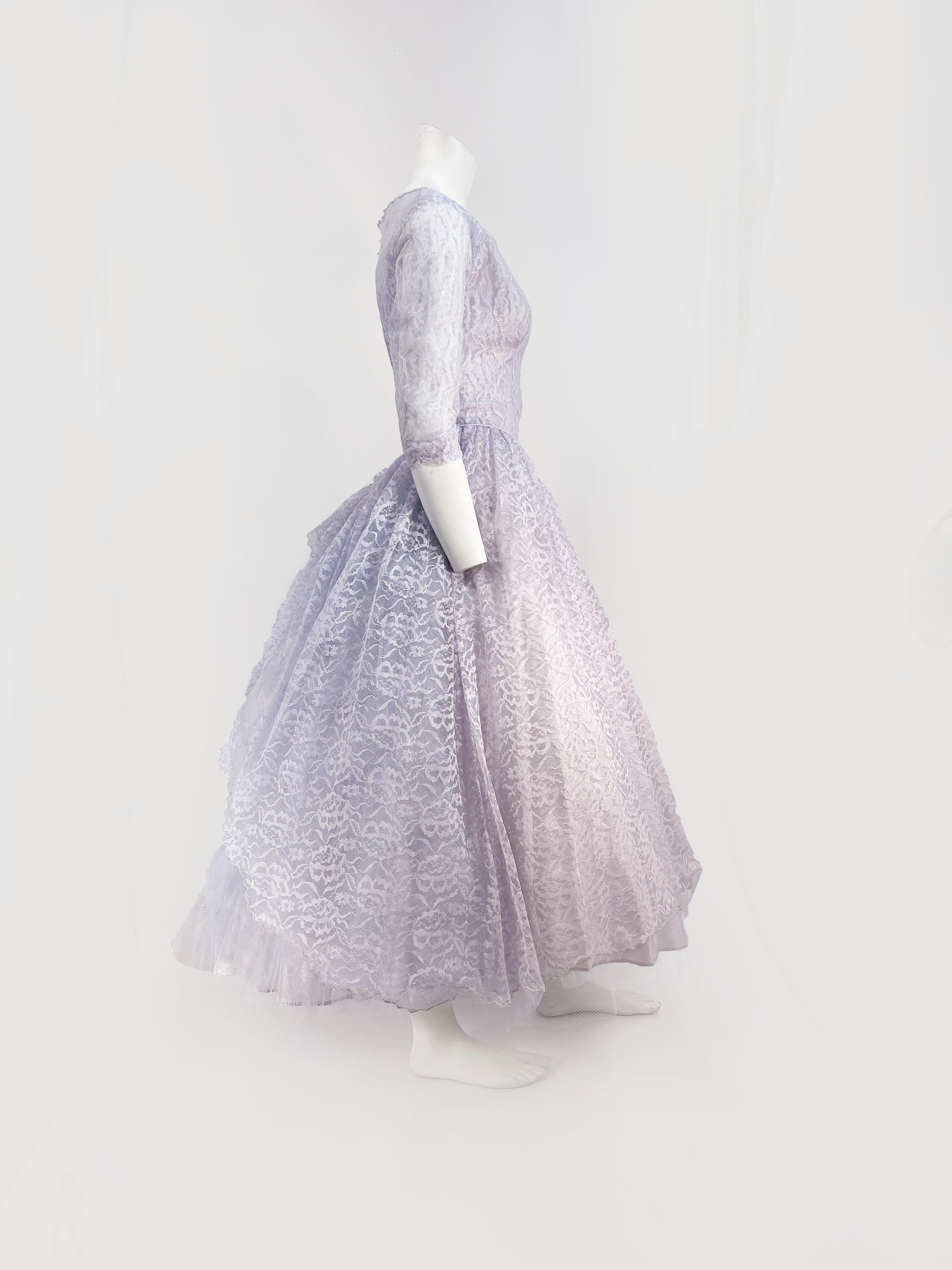 1950s Pewter Lace Dress In Good Condition For Sale In San Francisco, CA