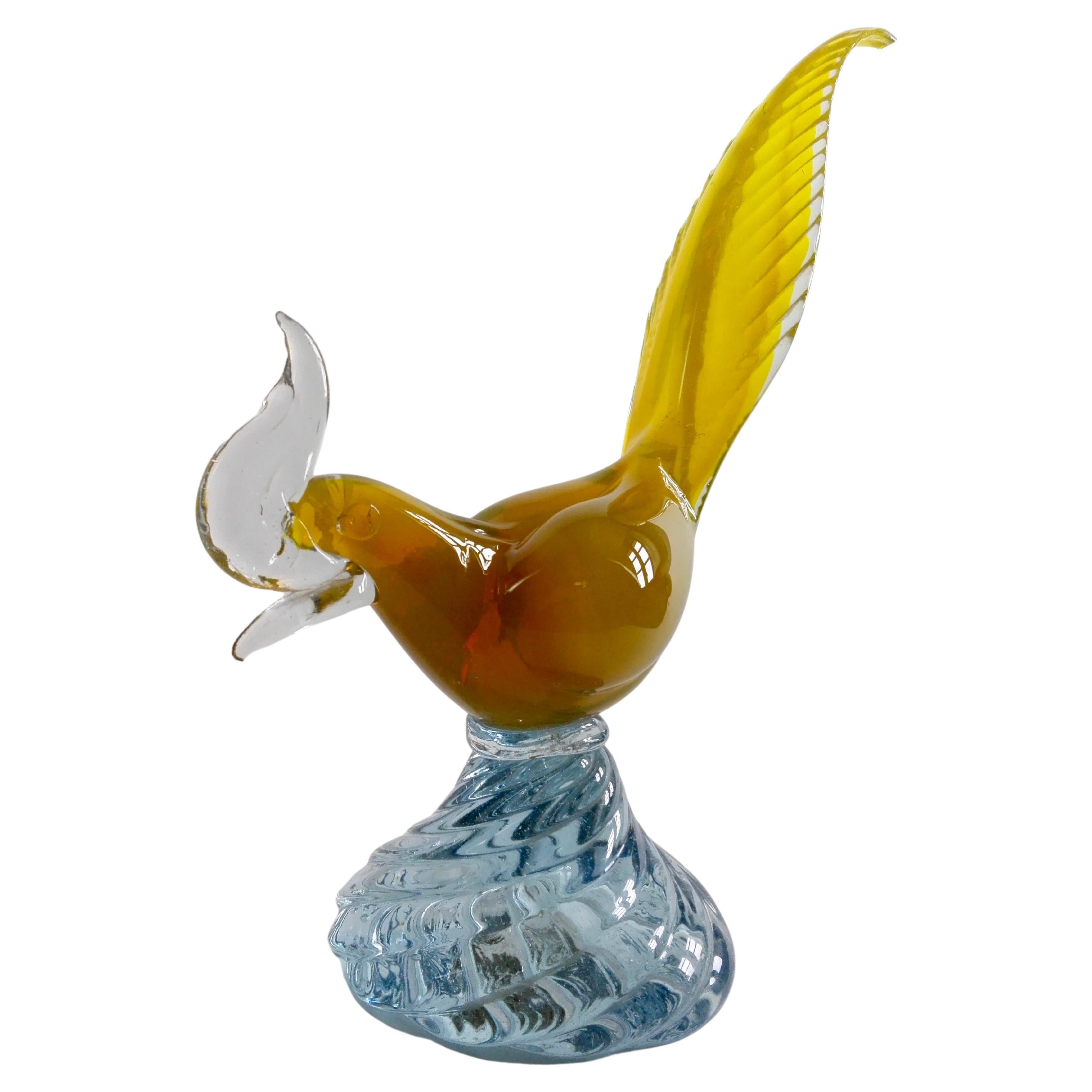 1950s Murano art glass hand-modelled Pheasant sculpture, pleasing in its choice of colours and attention to detail. Very beautiful spiral-shaped glass base.
Base glass diameter: 12 cm/ 4.72 in
Weight: 1.90 kg
During shipping, we carefully protect