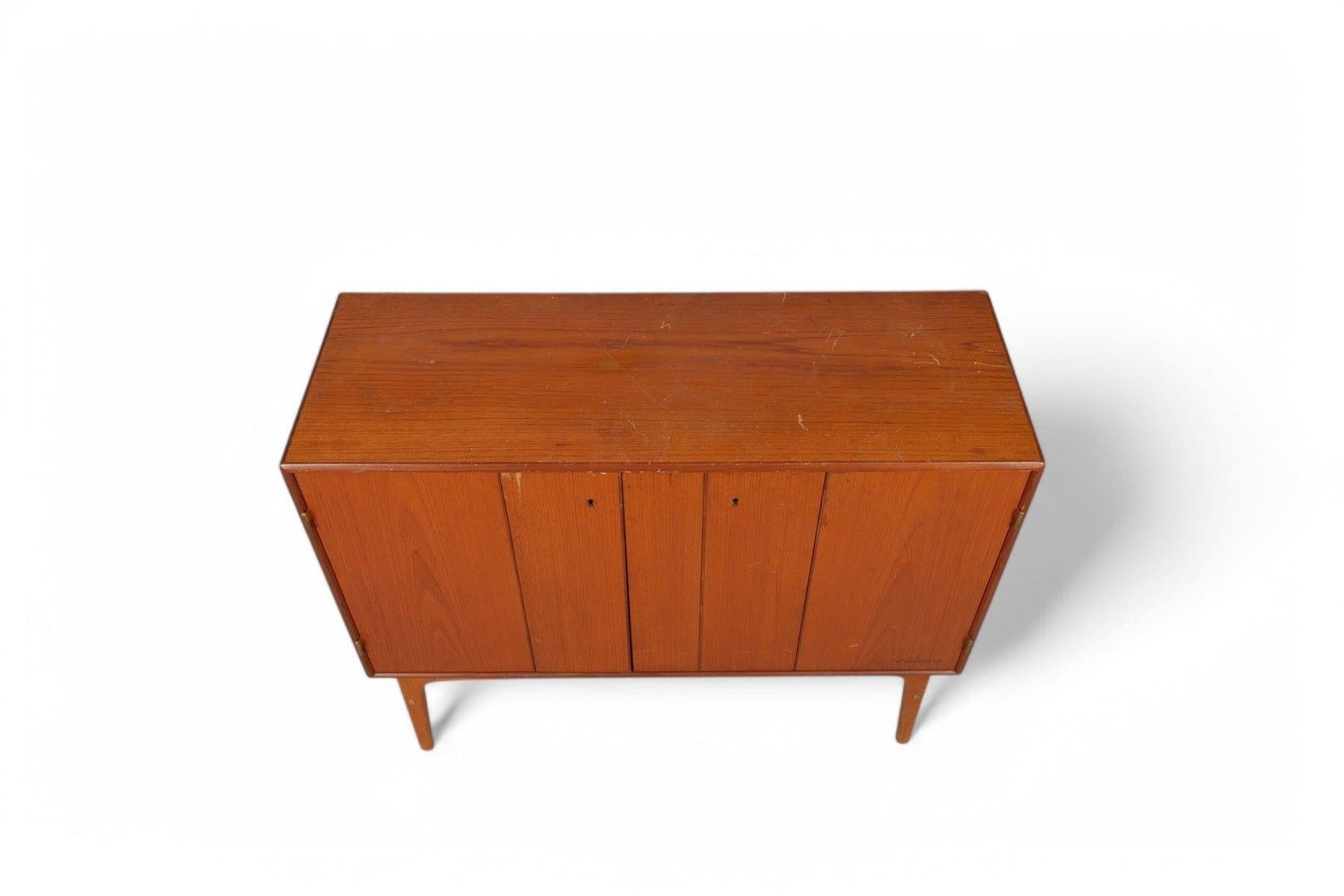 Mid-Century Modern 1950s Philips Radio / Tv / Record Player in Teak For Sale