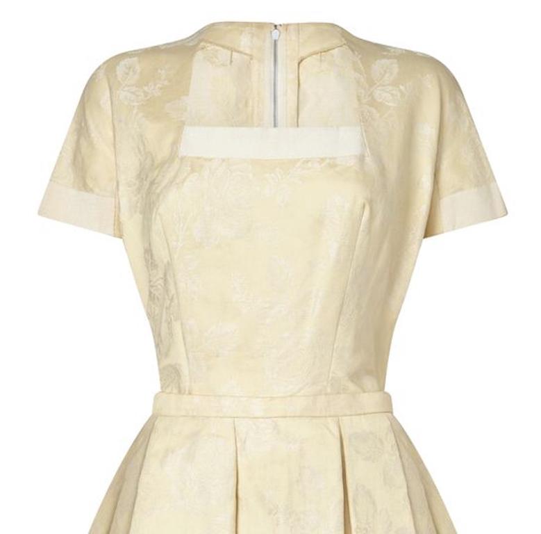 Blanc 1950 Pierre Balmain Couture Jacquard Crème Ensemble de mariage deux pièces en vente