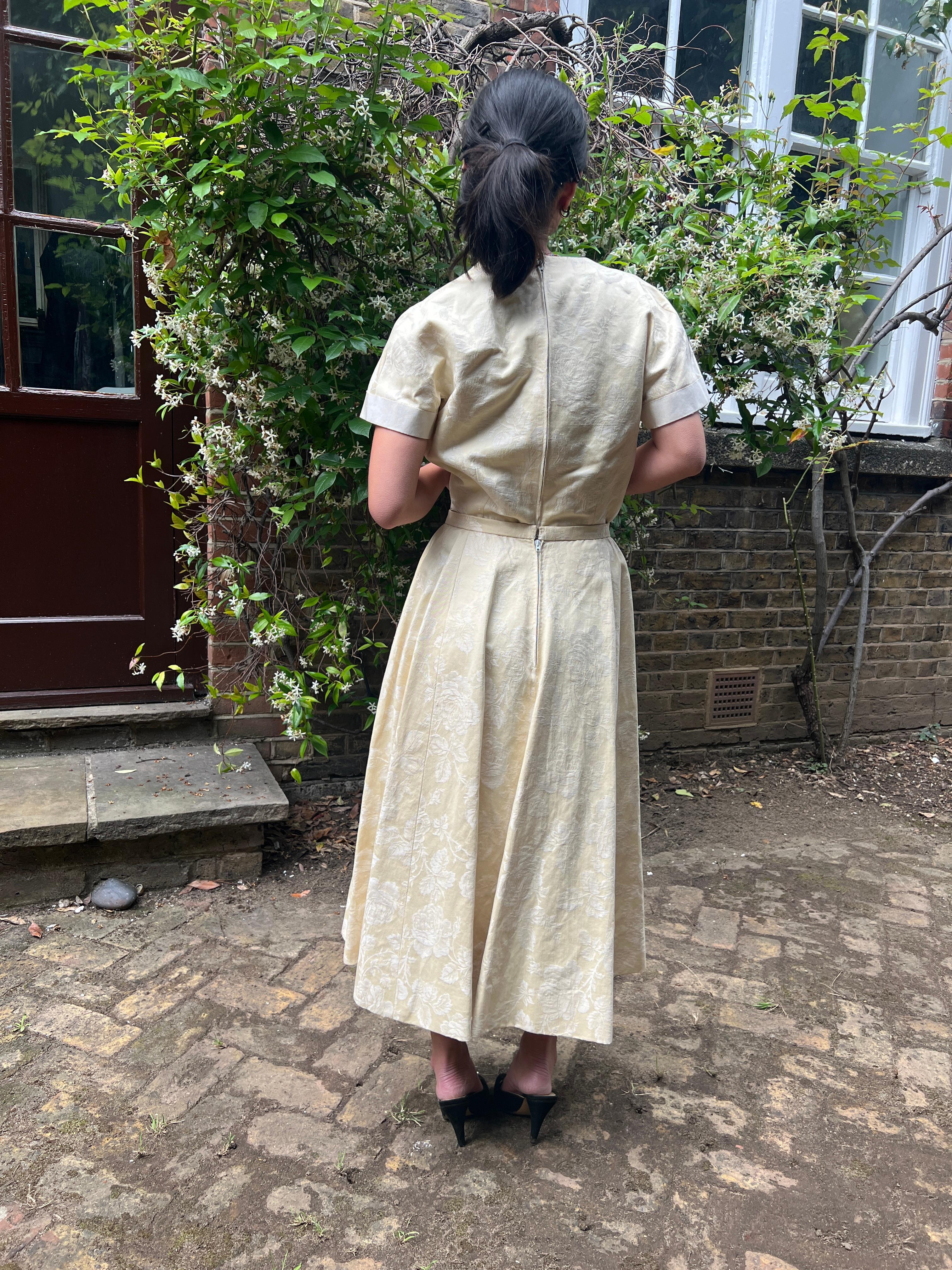 1950s Pierre Balmain Couture Cream Jacquard Two Piece Bridal Set For Sale 2