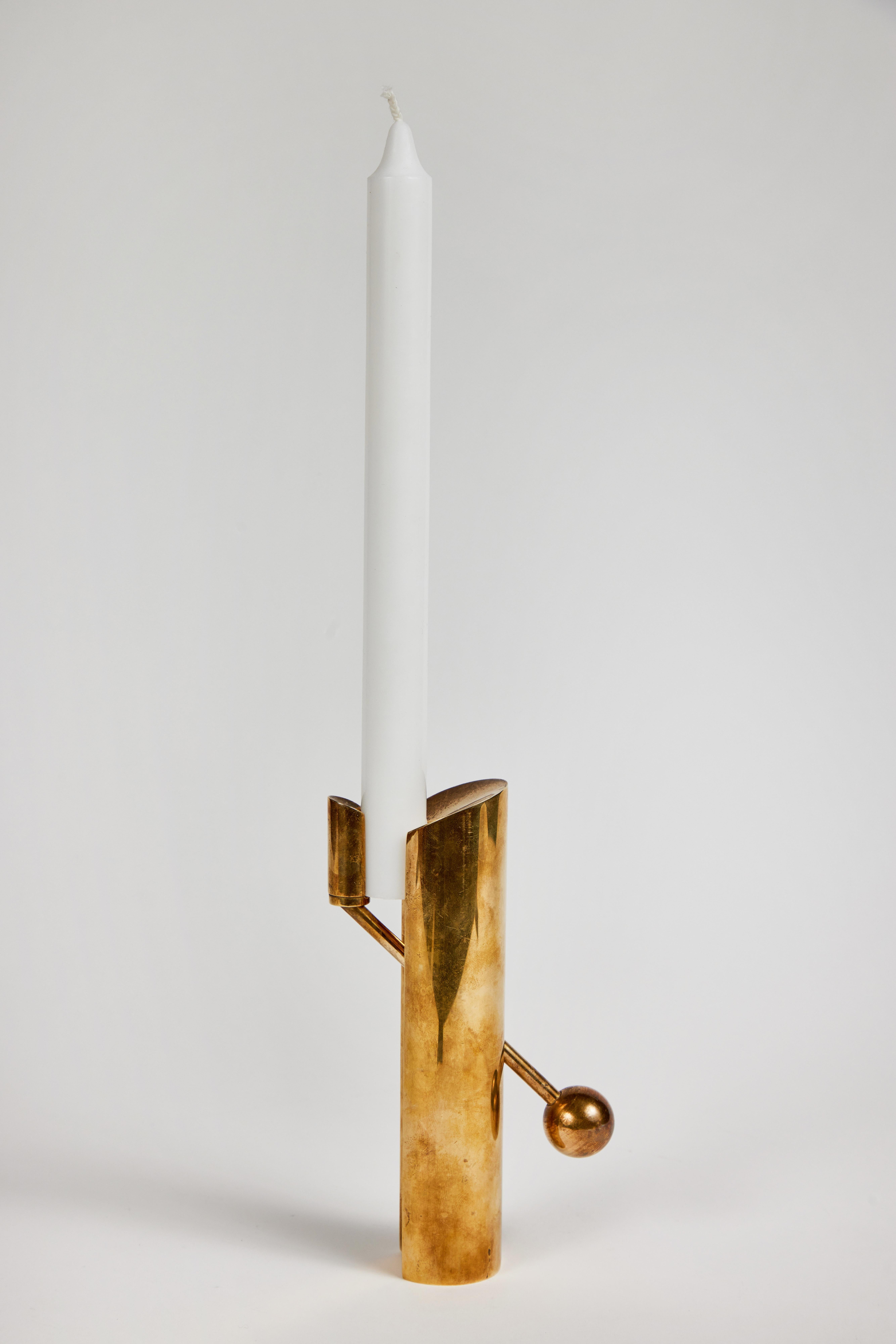 1950er Jahre Pierre Forsell Modell #1607 Messing-Kerzenhalter für Skultuna im Zustand „Gut“ im Angebot in Glendale, CA