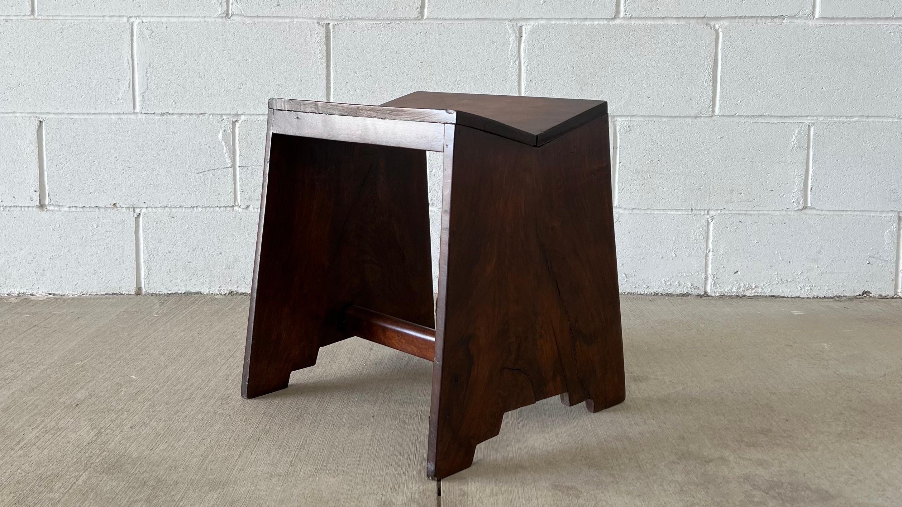 1950er Pierre Jeanneret Nähhocker für Chandigarh (Indisch) im Angebot