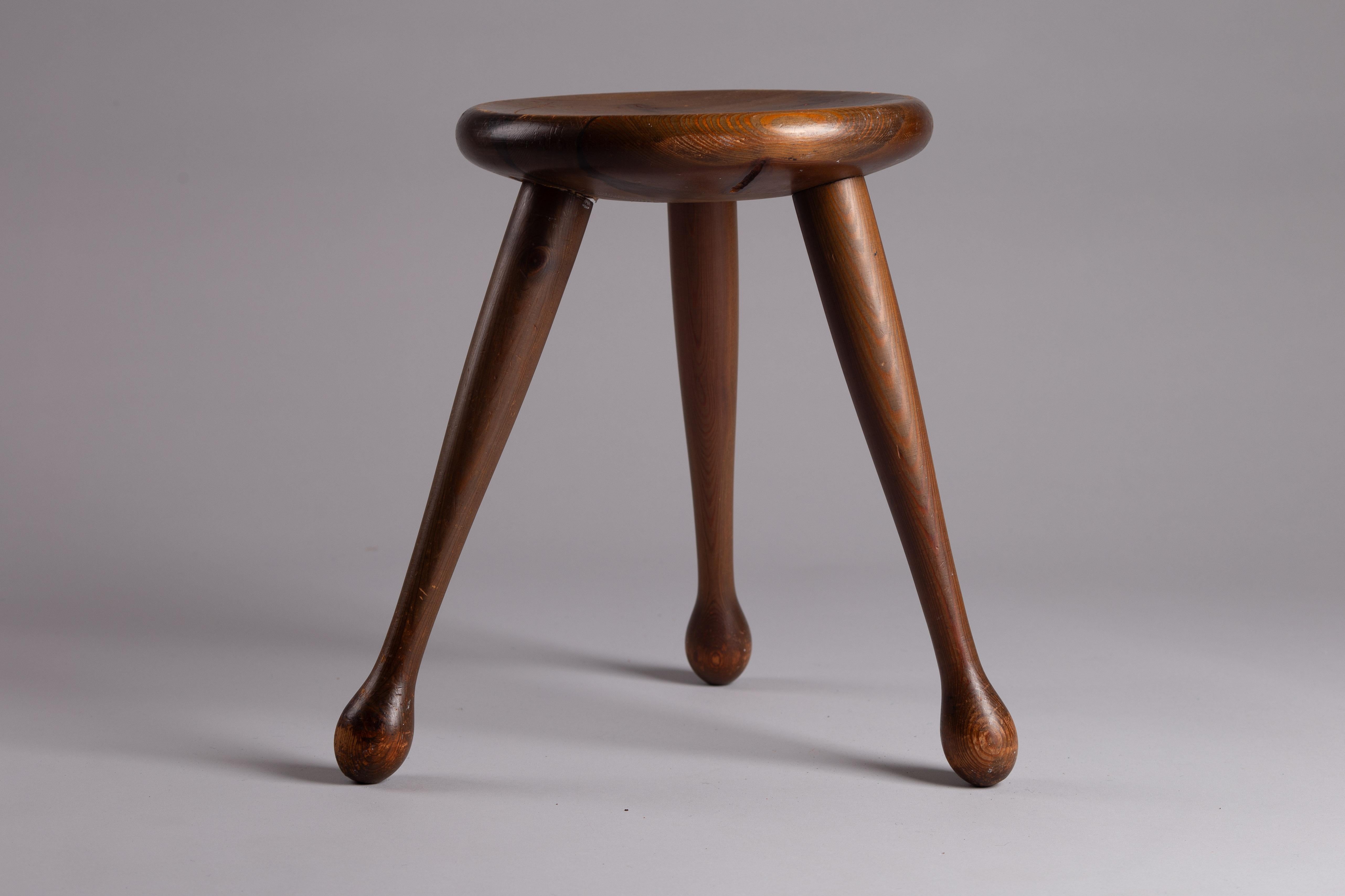 Suédois Tabouret en pin des années 1950, Möbelkompaniet Ahl & Wallén, Suède en vente