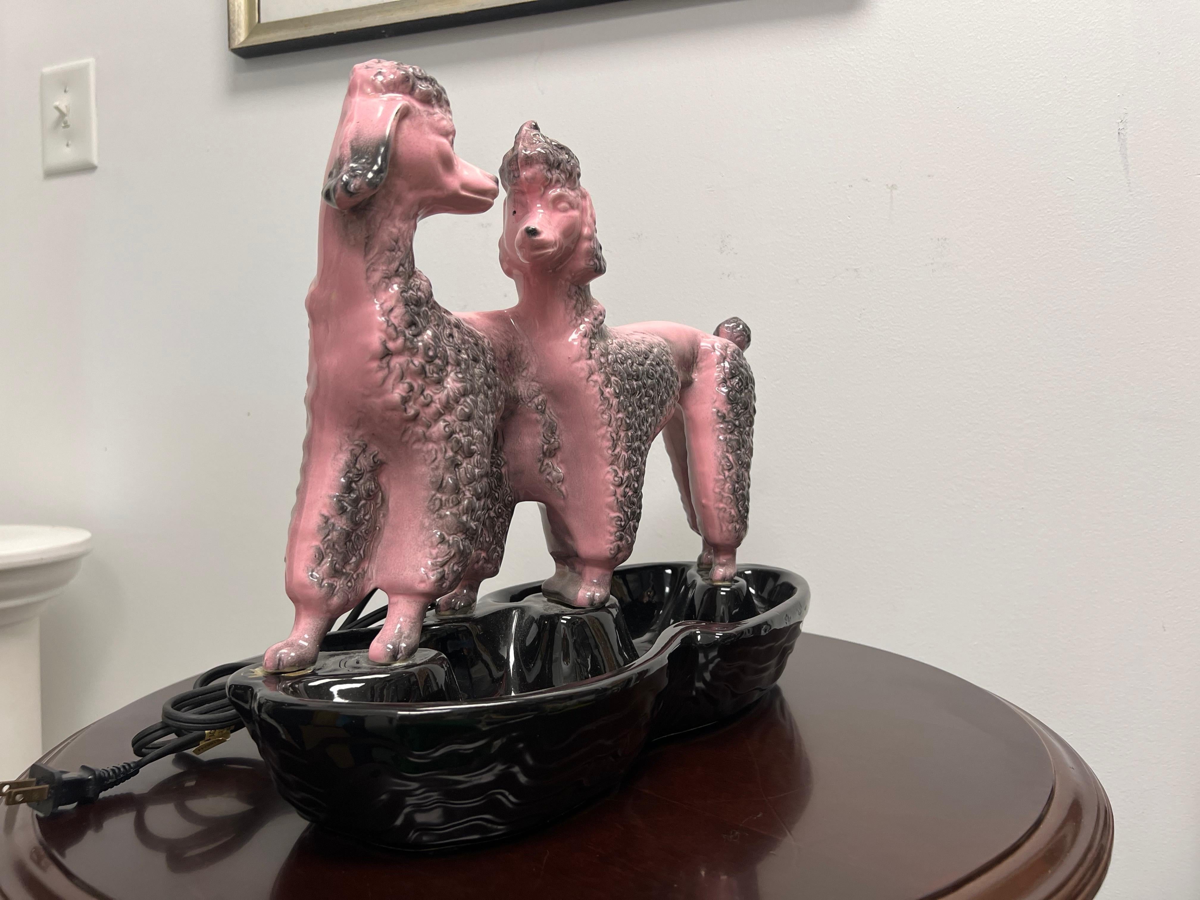 Métal Caniche rose des années 1950 AT& I.T. Lampe avec jardinière en vente