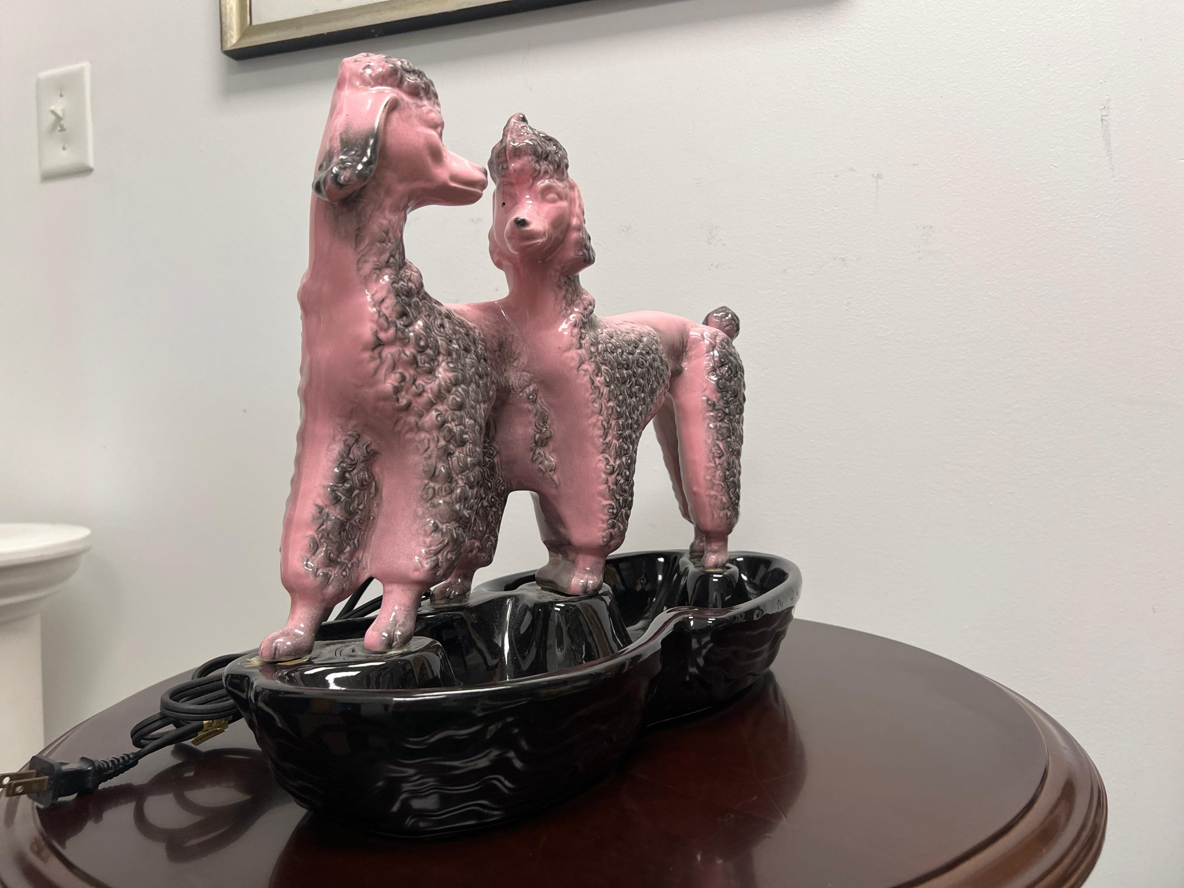 Caniche rose des années 1950 AT& I.T. Lampe avec jardinière en vente 1