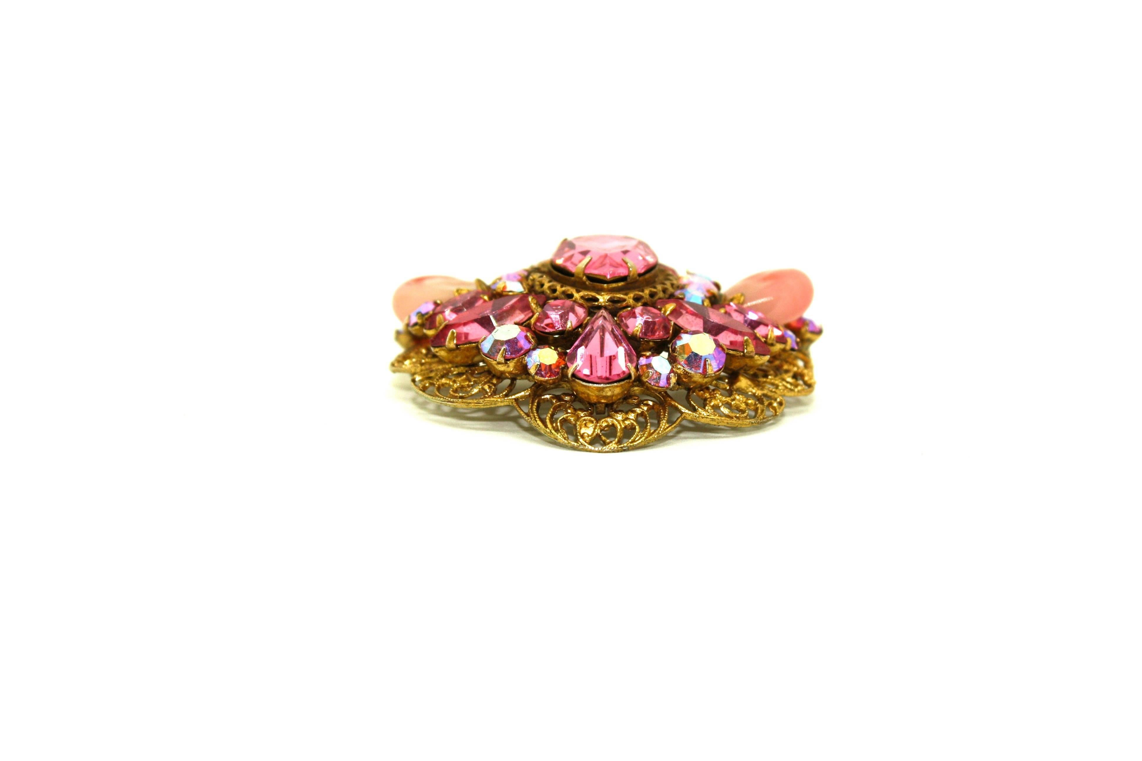 1950's Pink Stone Brooch by Regency In Excellent Condition For Sale In Rushden, GB