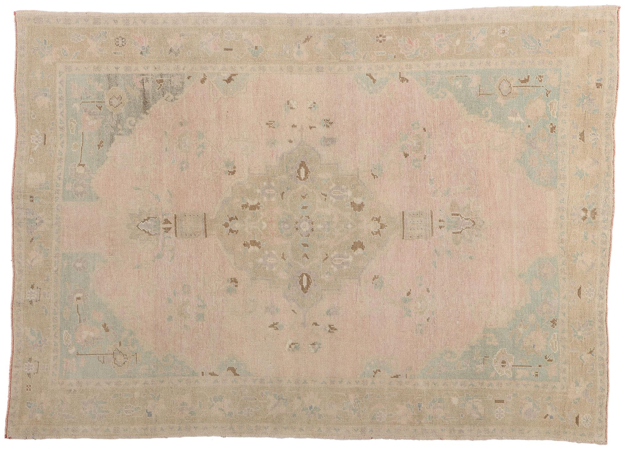 1950's Pink Turkish Oushak Carpet with Modern Style Turco en venta