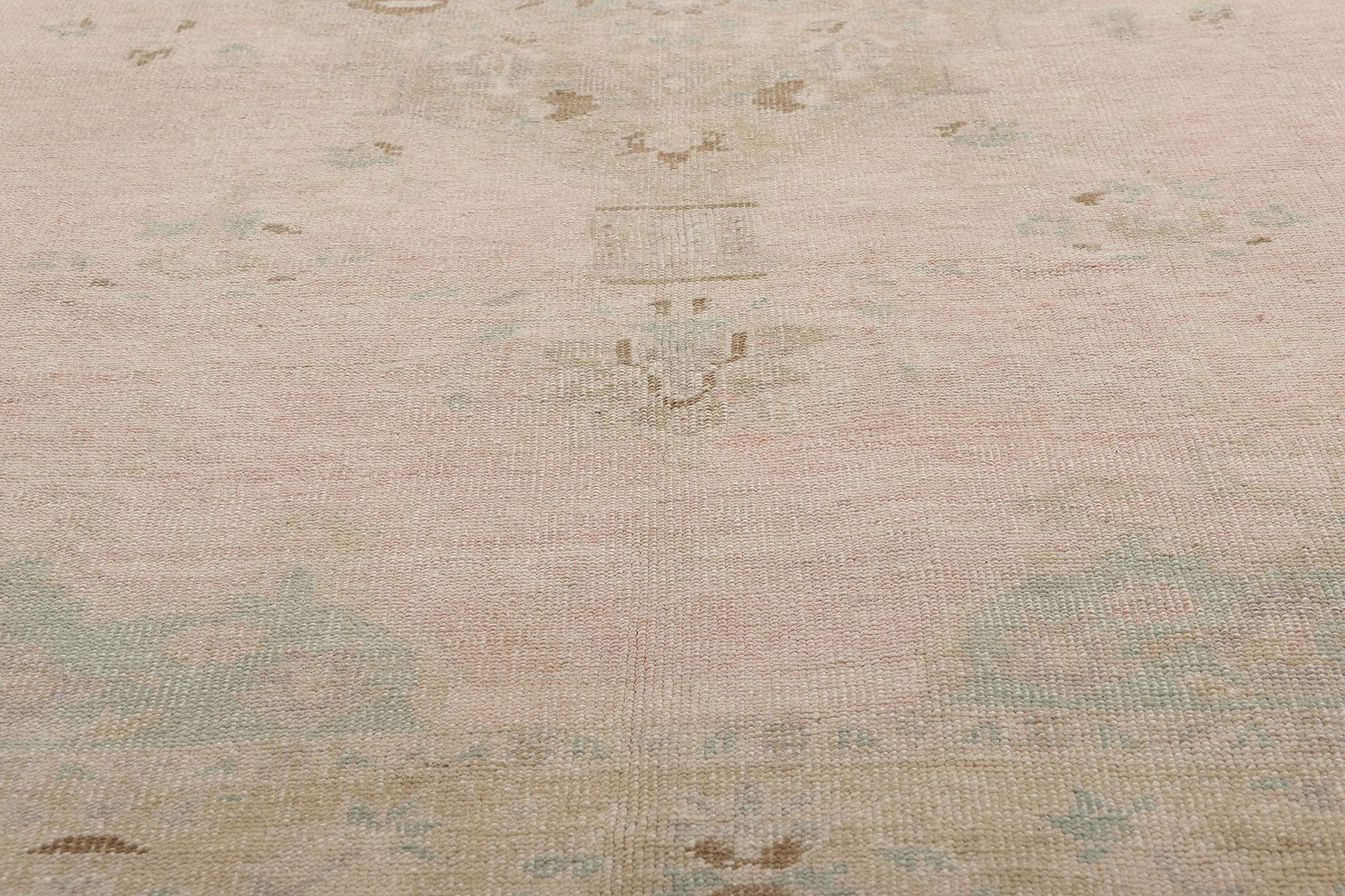 1950's Pink Turkish Oushak Carpet with Modern Style en Bueno estado para la venta en Dallas, TX