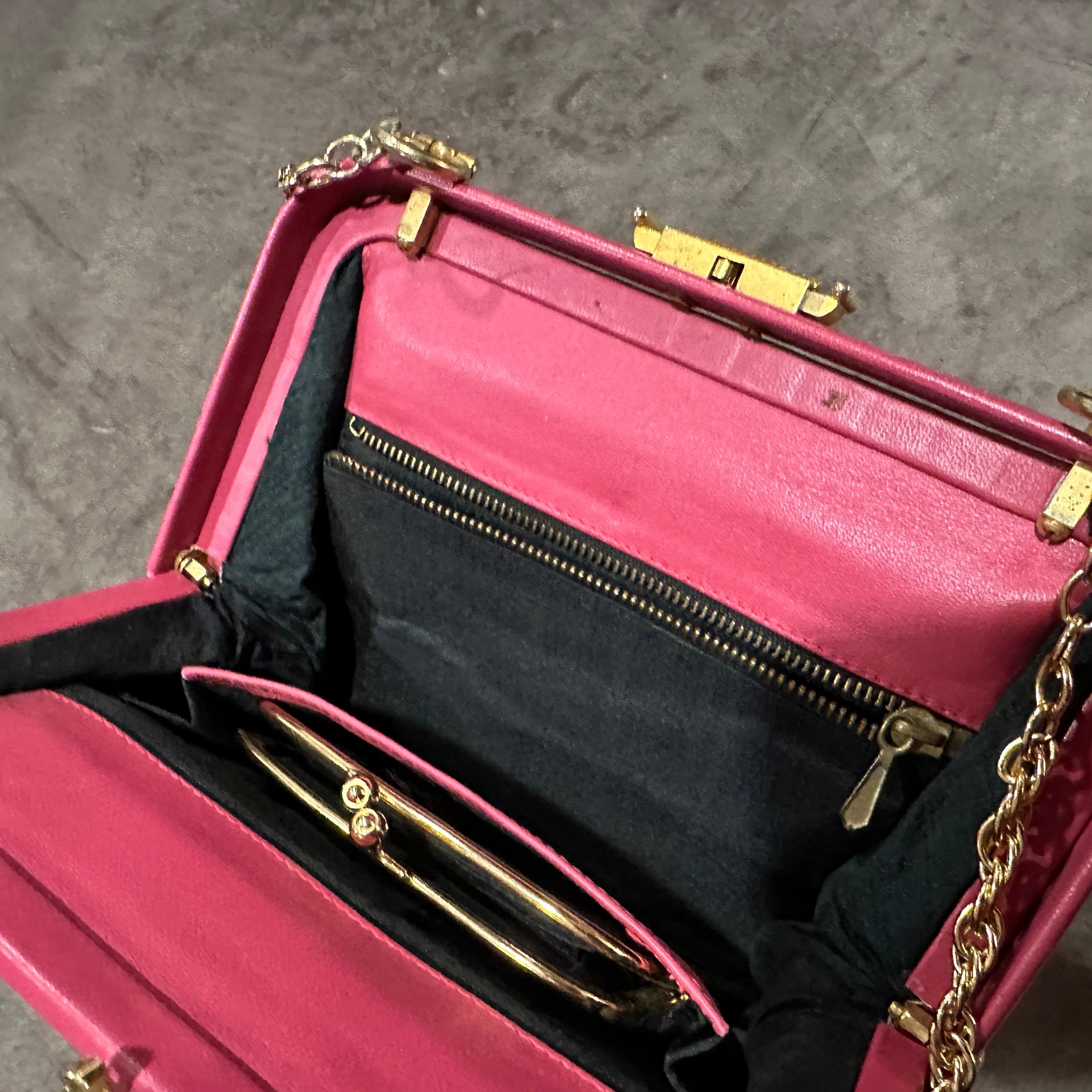 1950s Pink Woven Fabric and Brass Italian Minaudière Bag im Angebot 6