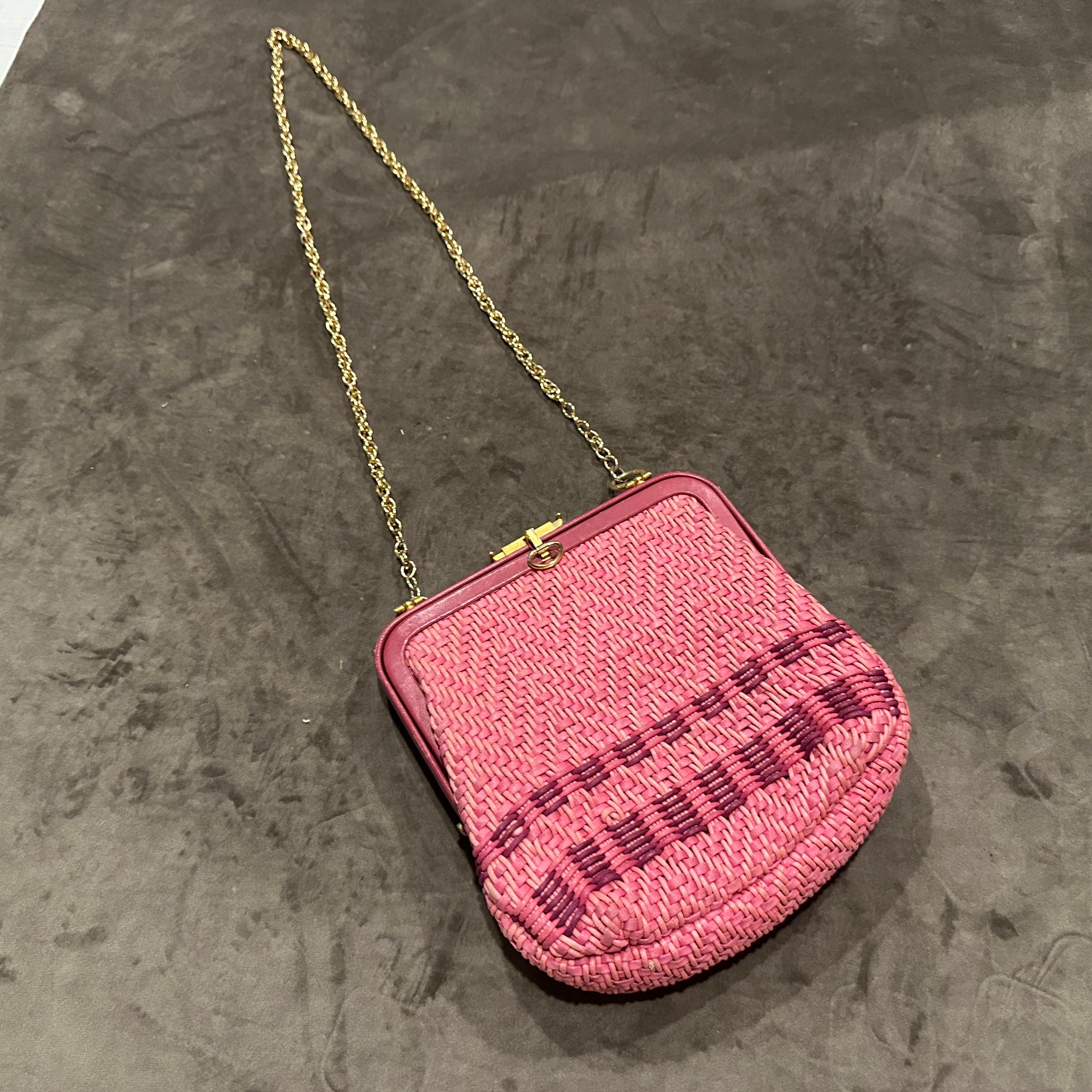 1950s Pink Woven Fabric and Brass Italian Minaudière Bag im Angebot 8