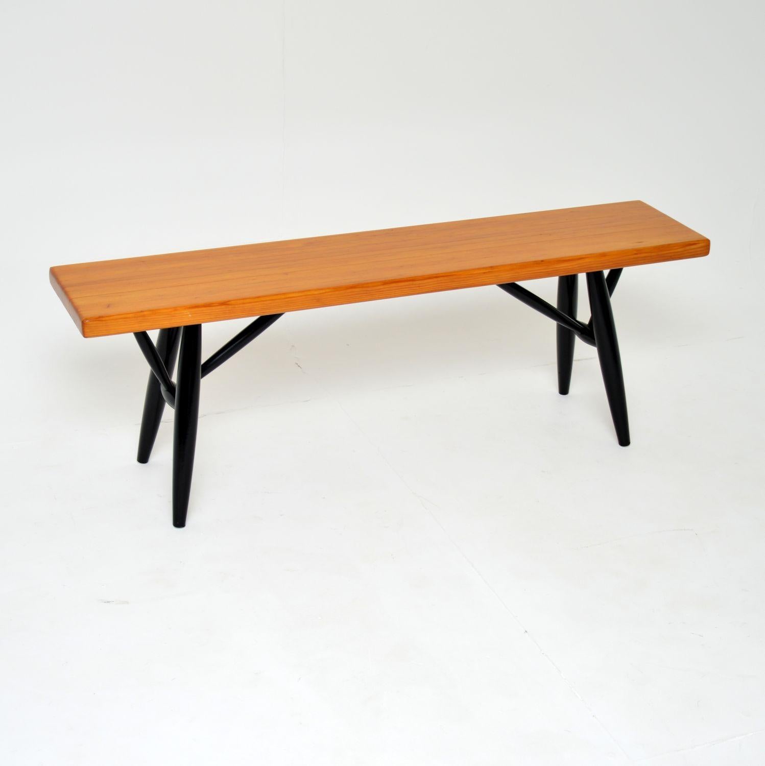 20ième siècle Table à manger et bancs Pirkka des années 1950 par Ilmari Tapiovara pour Asko en vente