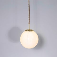 Suspension opaline unie, en verre, Industrial Production, République tchèque, années 1950