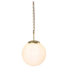 Suspension opaline unie, en verre, Industrial Production, République tchèque, années 1950