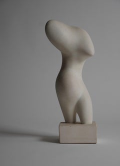 Sculpture figurative abstraite en plâtre des années 1950 de Hans Arp réalisée par Alva Studios