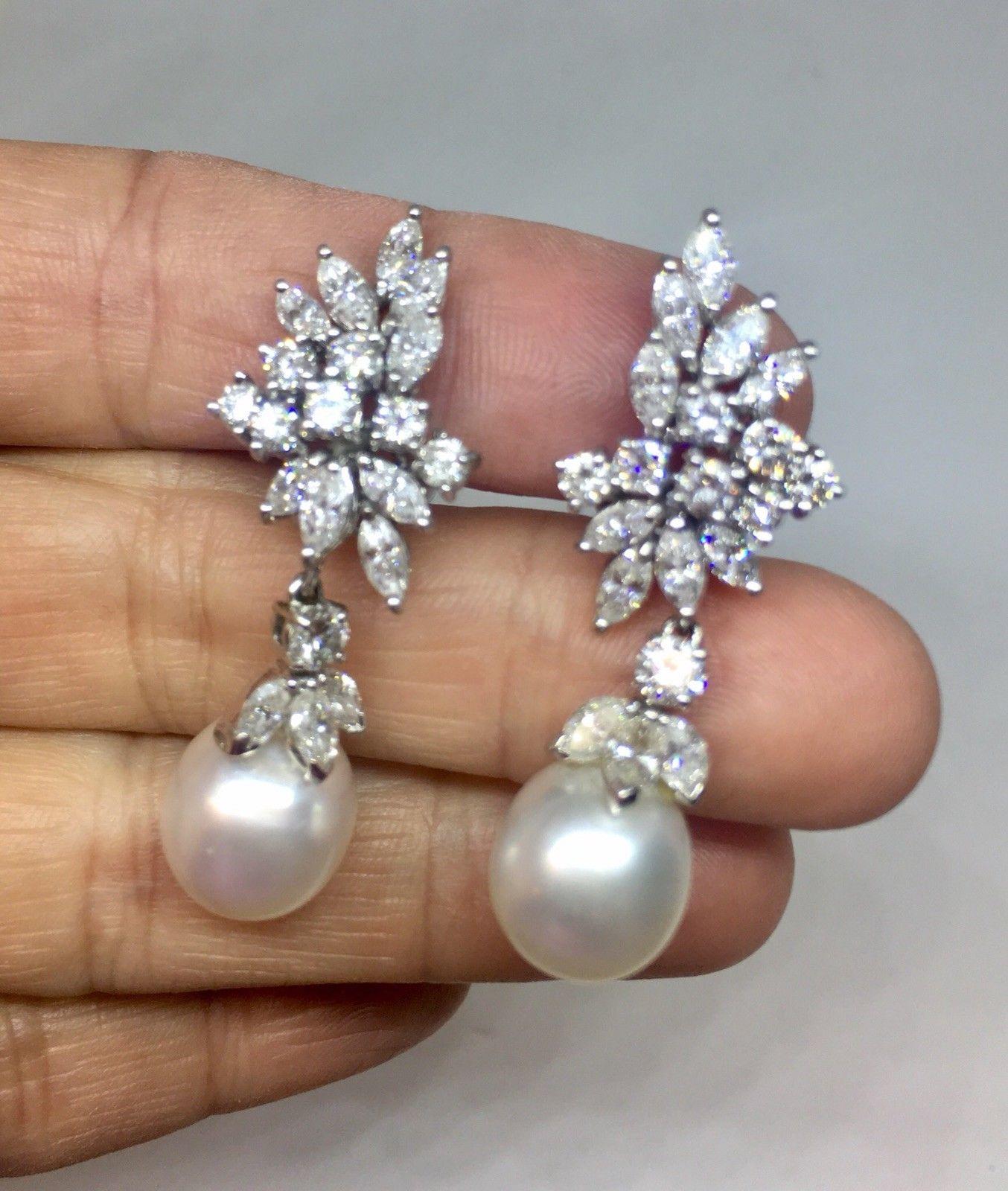 Round Cut 1950s Platinum 5.60 Carat VS Diamond South Sea Cultured Pearl Pendant Earrings For Sale