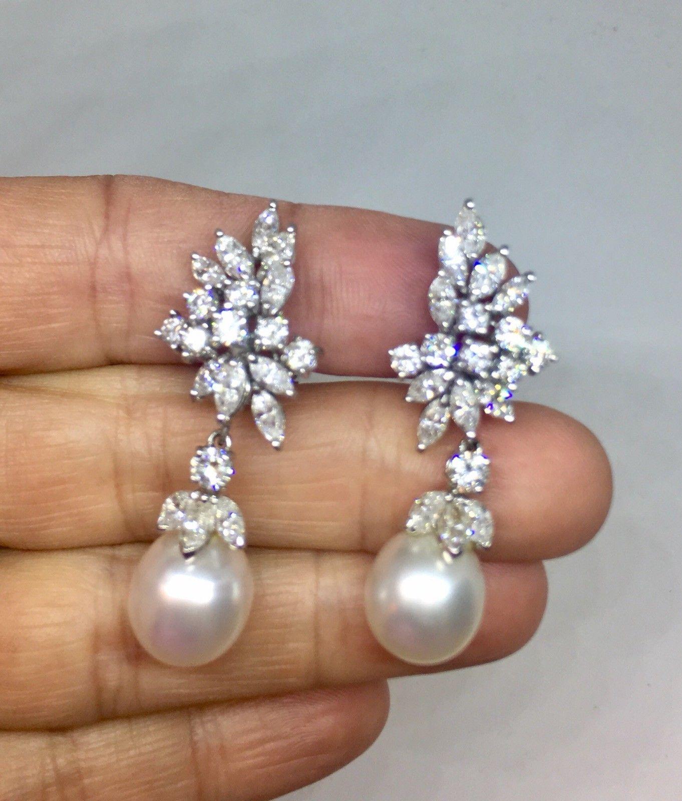 1950s Platinum 5.60 Carat VS Diamond South Sea Cultured Pearl Pendant Earrings In Excellent Condition For Sale In Shaker Heights, OH