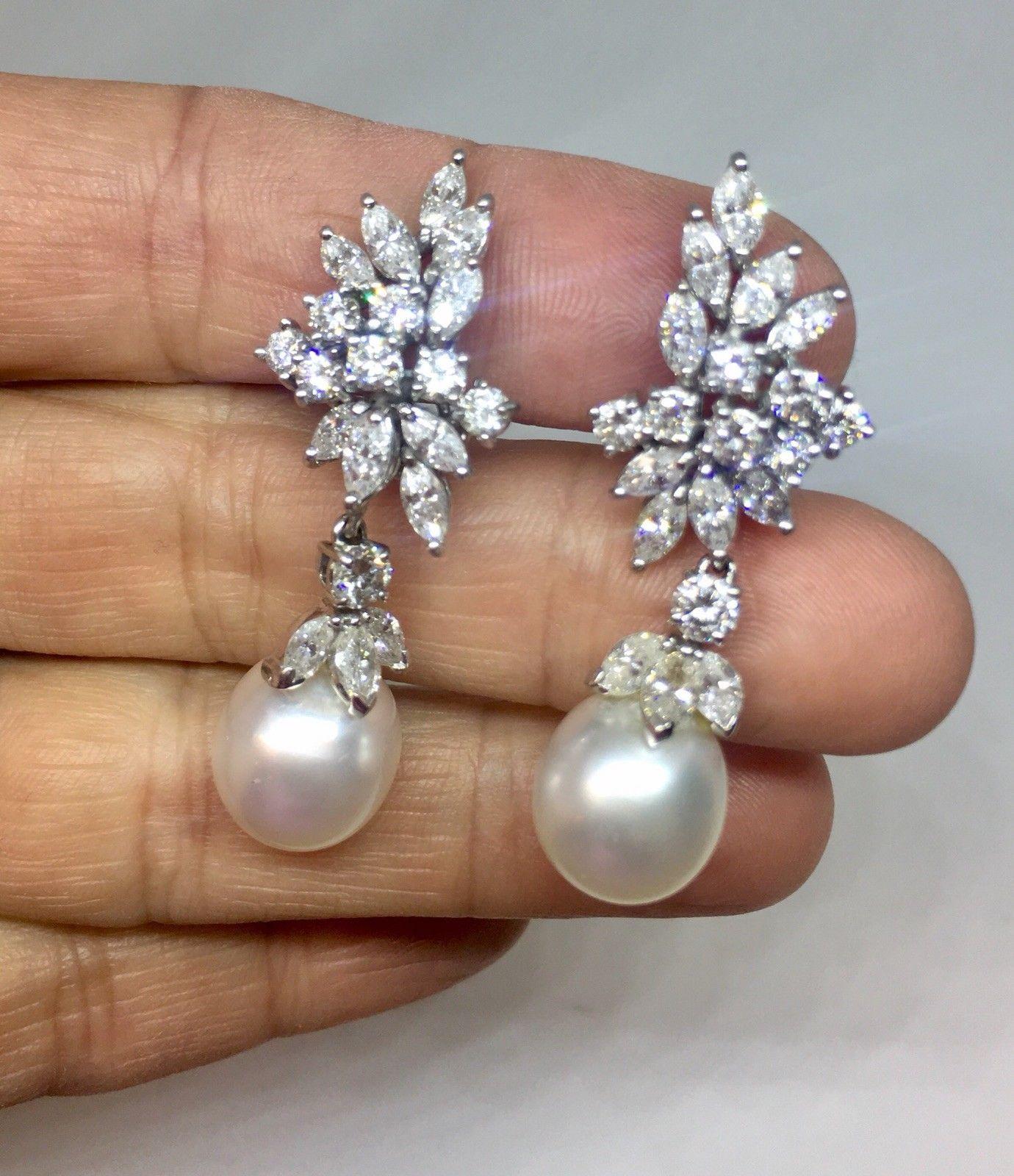 Women's or Men's 1950s Platinum 5.60 Carat VS Diamond South Sea Cultured Pearl Pendant Earrings For Sale