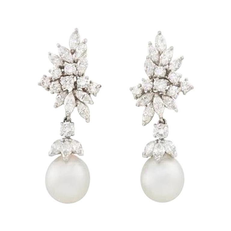 1950s Platinum 5.60 Carat VS Diamond South Sea Cultured Pearl Pendant Earrings For Sale