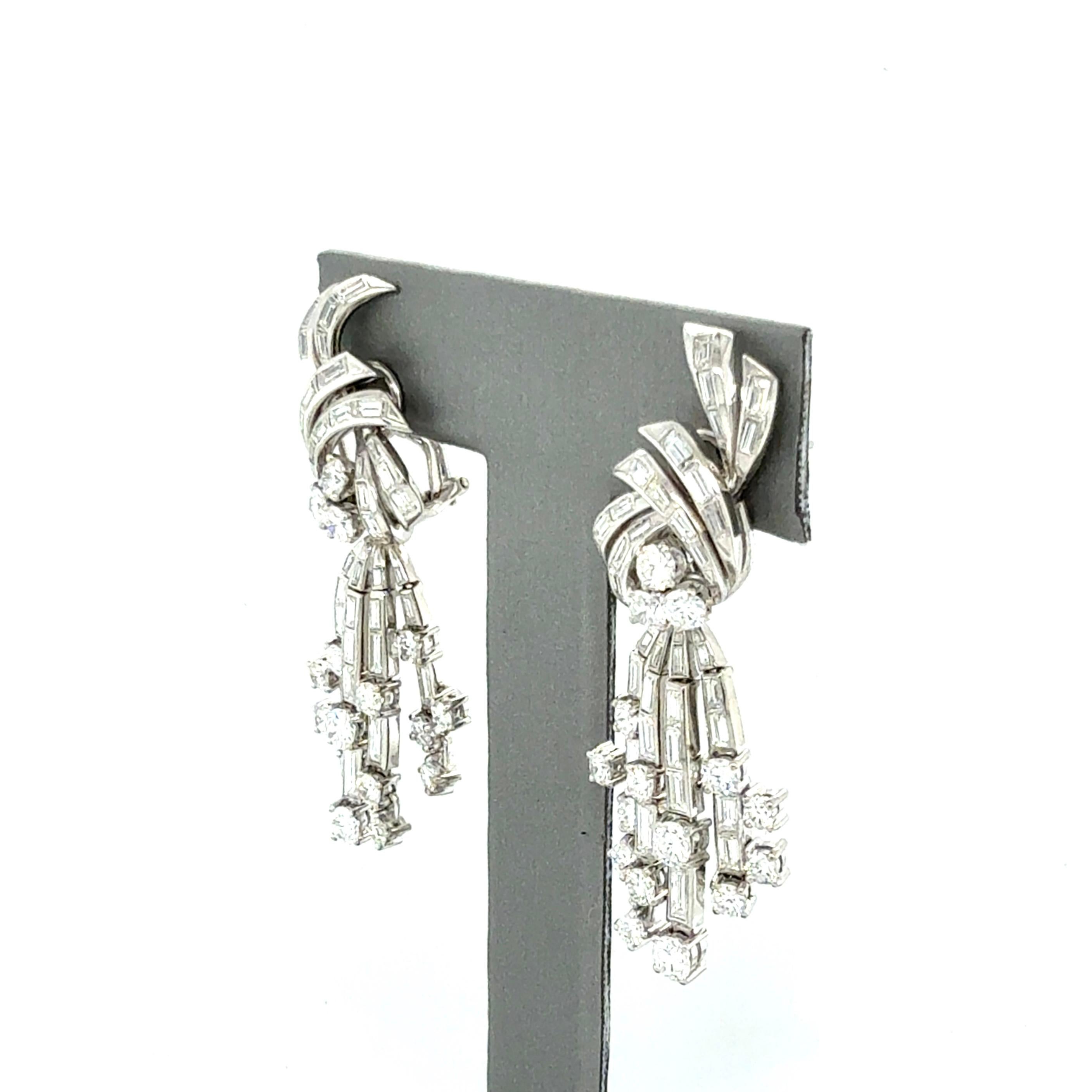Taille baguette 1950's Platinum and Diamond Drop Earrings en vente