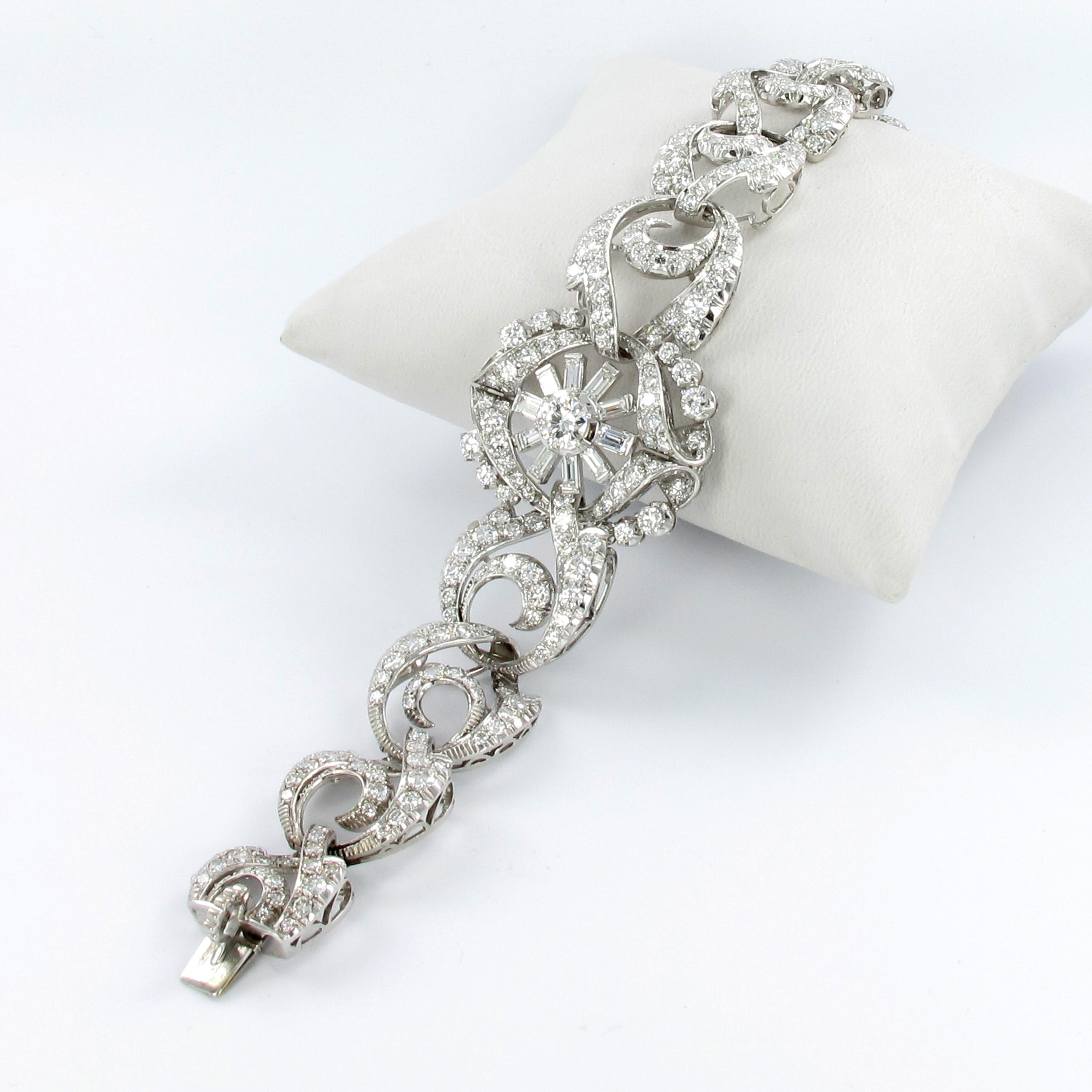 Contemporary 1950s Platinum and Diamond Link Bracelet