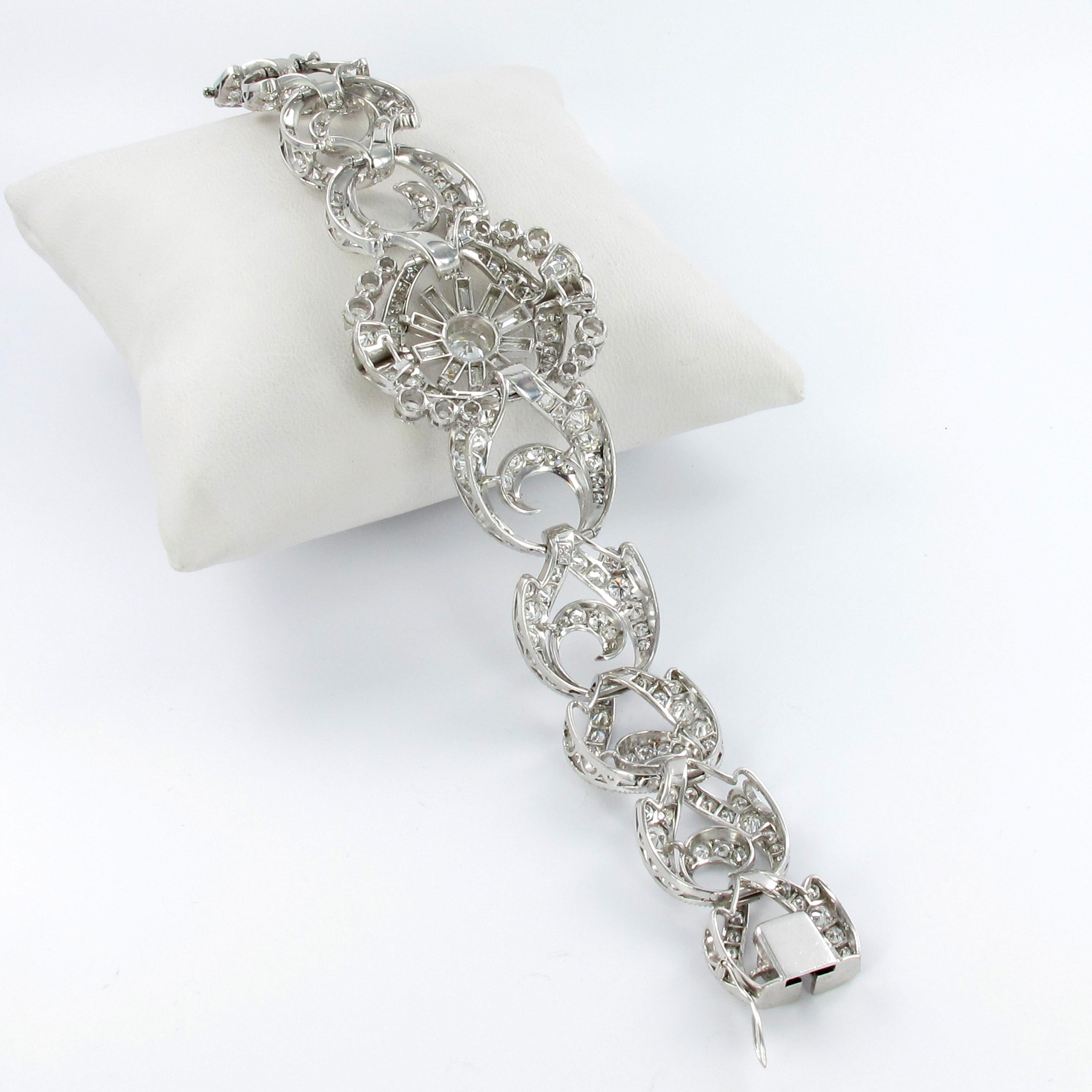 1950s Platinum and Diamond Link Bracelet In Excellent Condition In Lucerne, CH