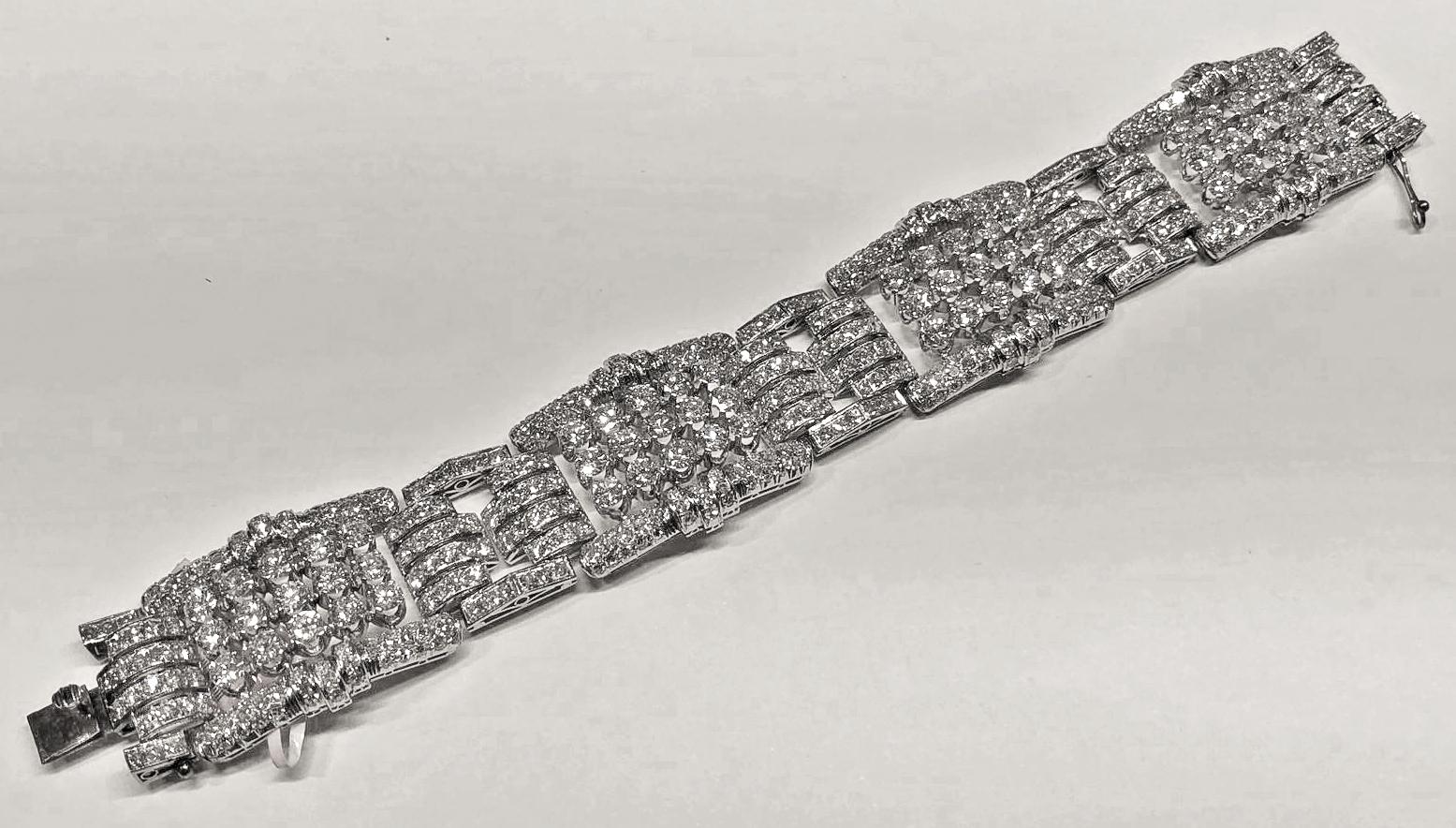 Women's or Men's 1950s Platinum Diamond Bracelet, 25 Carat For Sale