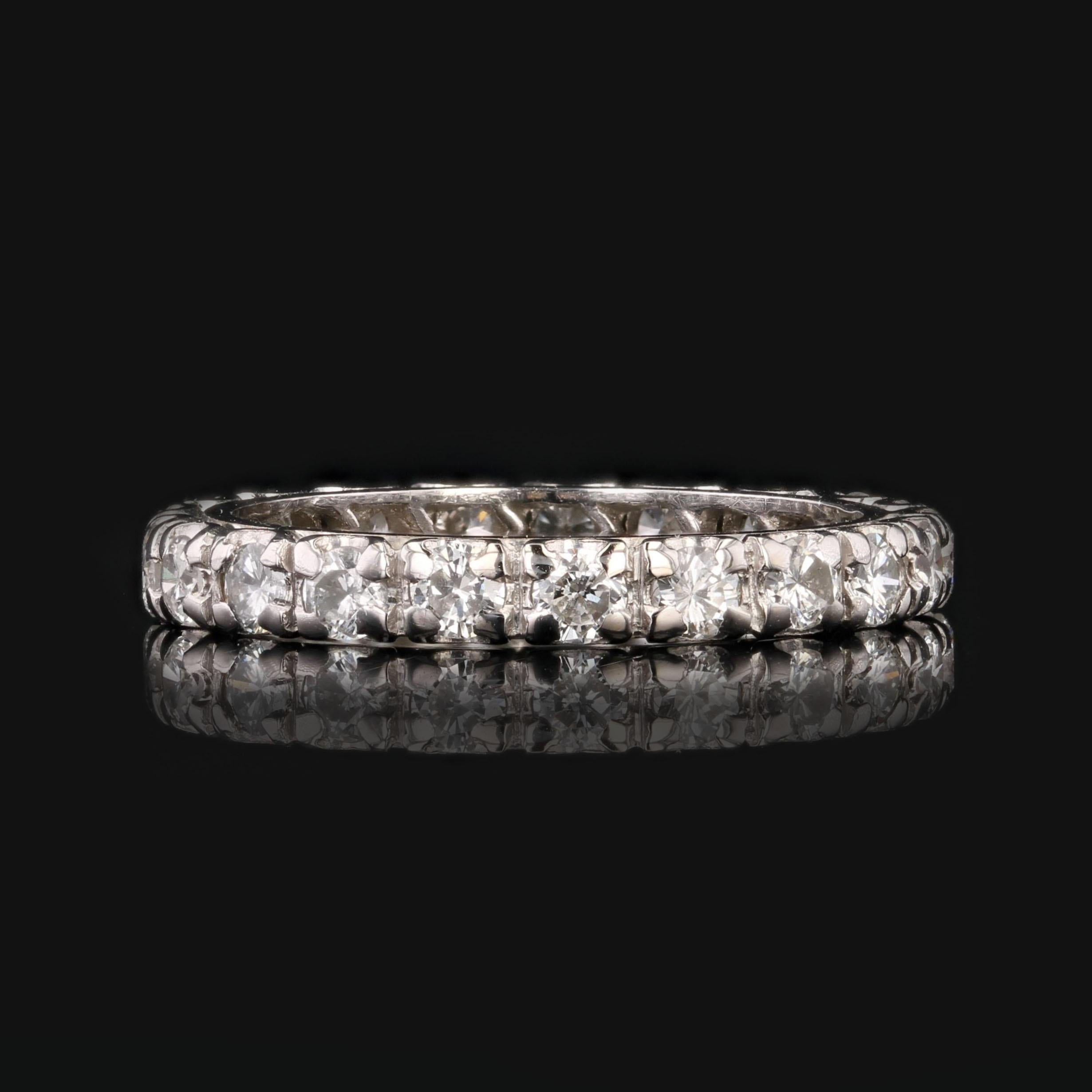 1950s Platinum Diamonds Retro Wedding Ring Bon état - En vente à Poitiers, FR
