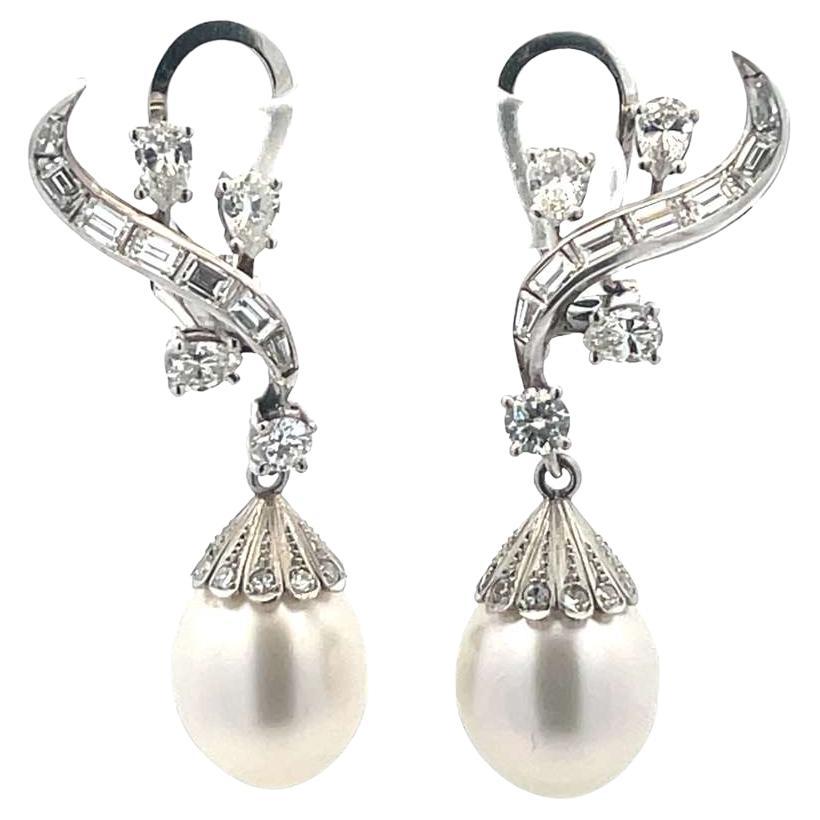 Orecchini in platino con diamanti e perle degli anni 
50