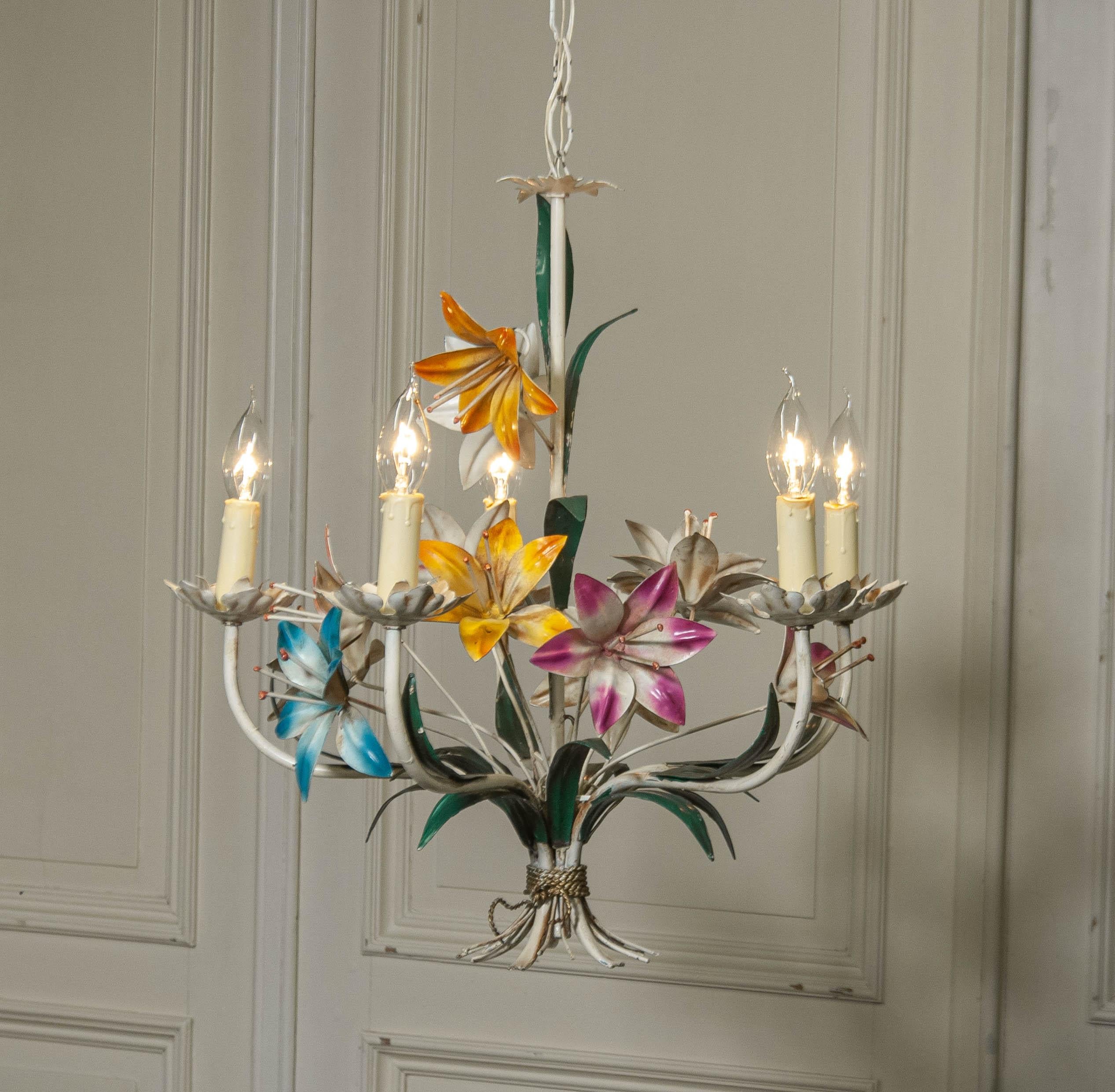 1950s , Polychrome Chandelier With metal painted  Flowers , Italy For Sale 2