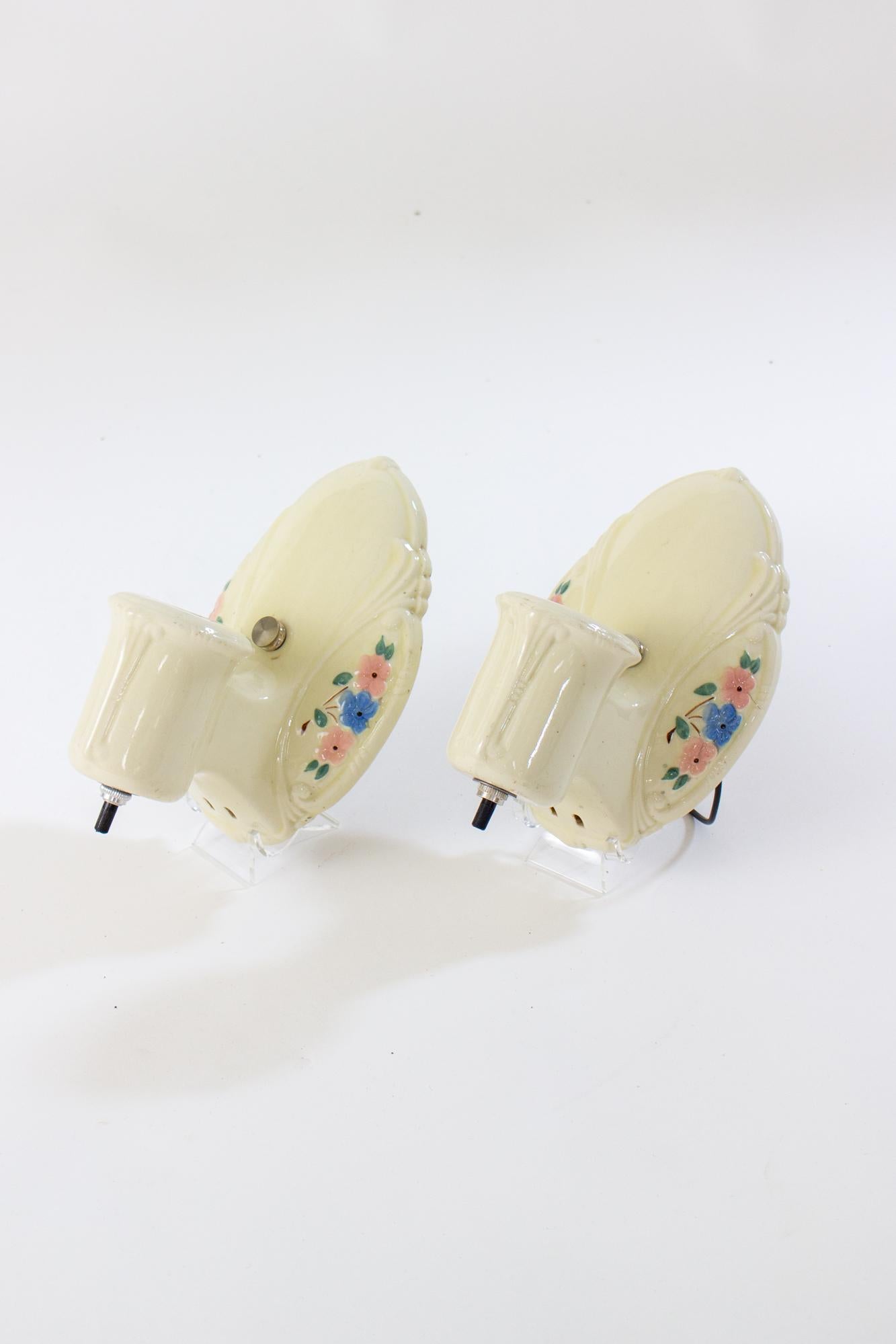 American 1950’s Porcelain Harmony House Flowered Sconces - a Pair For Sale