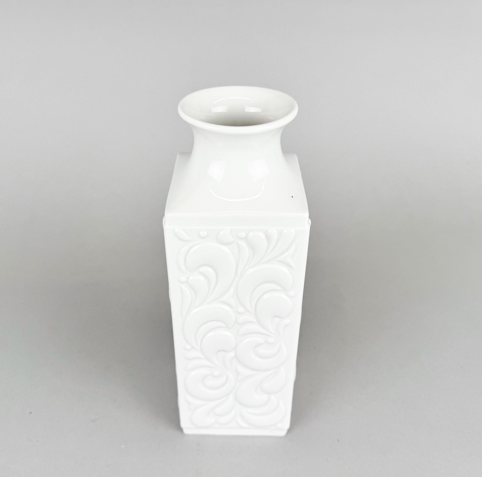 Vaso in porcellana di Hutschenreuther del 1950 In condizioni buone in vendita a Praha, CZ
