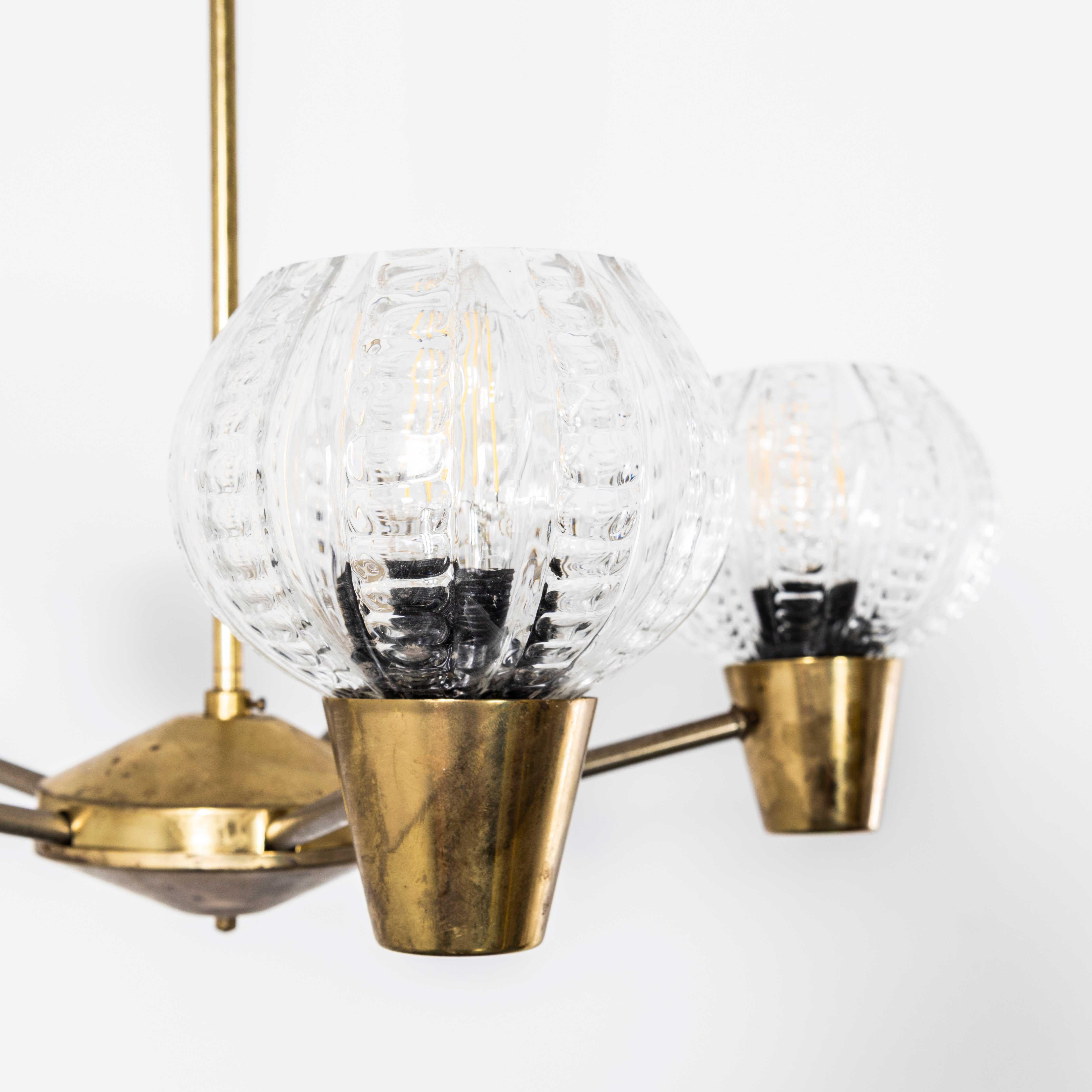 Lampadario a sospensione a cinque baccelli di cristallo prismatico degli anni '50 in vendita 4