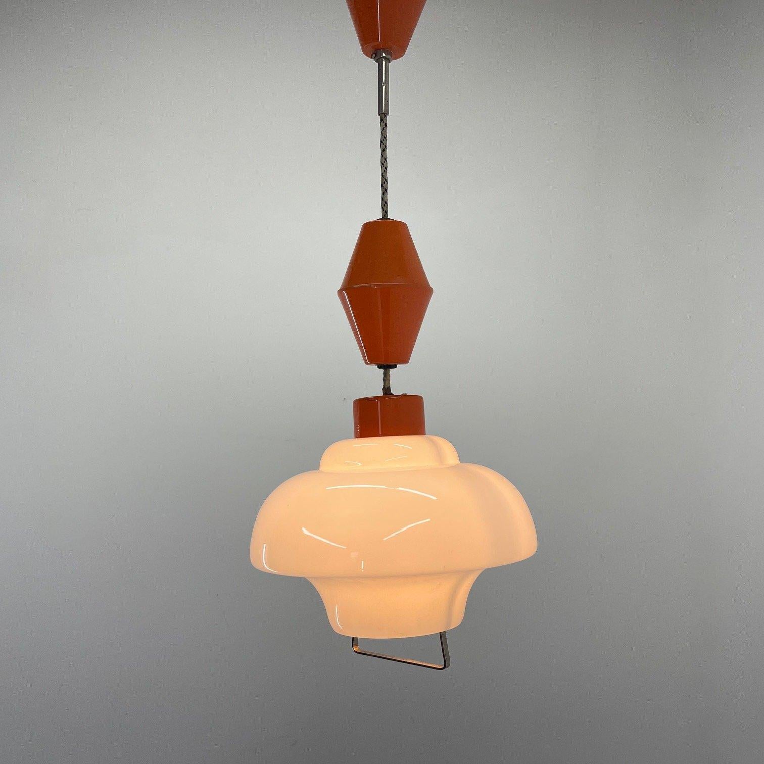 1950's Pull-Down Pendant Light, Czechoslovakia In Good Condition For Sale In Praha, CZ