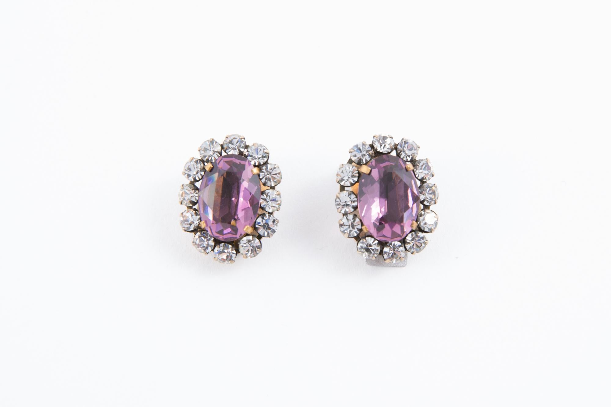 Pendientes de clip de cristal violeta de los años 50 Vintage Made In France en Bueno Estado en Paris, FR