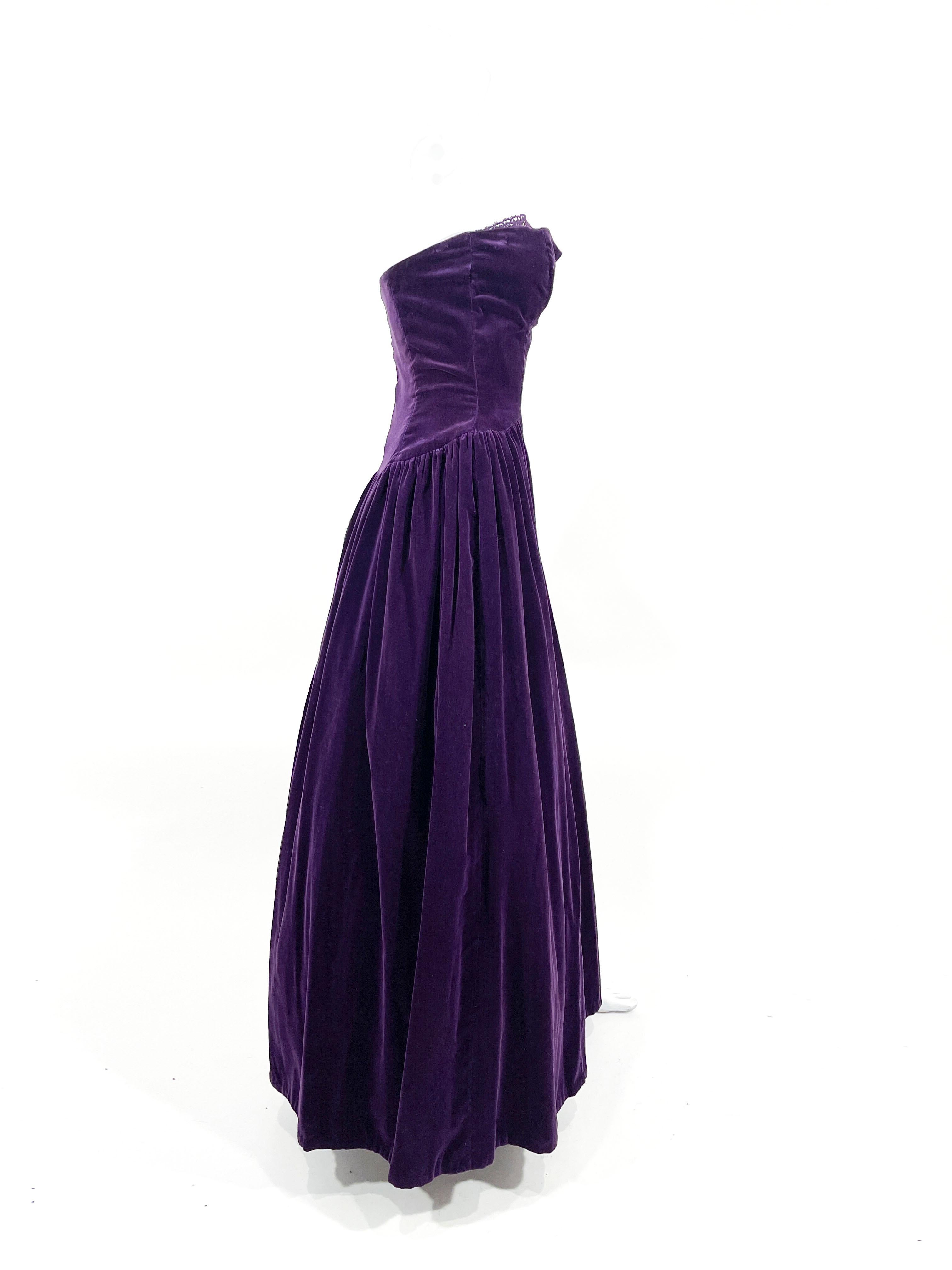 1950s Purple Velvet and Lace Party Dress In Good Condition In San Francisco, CA