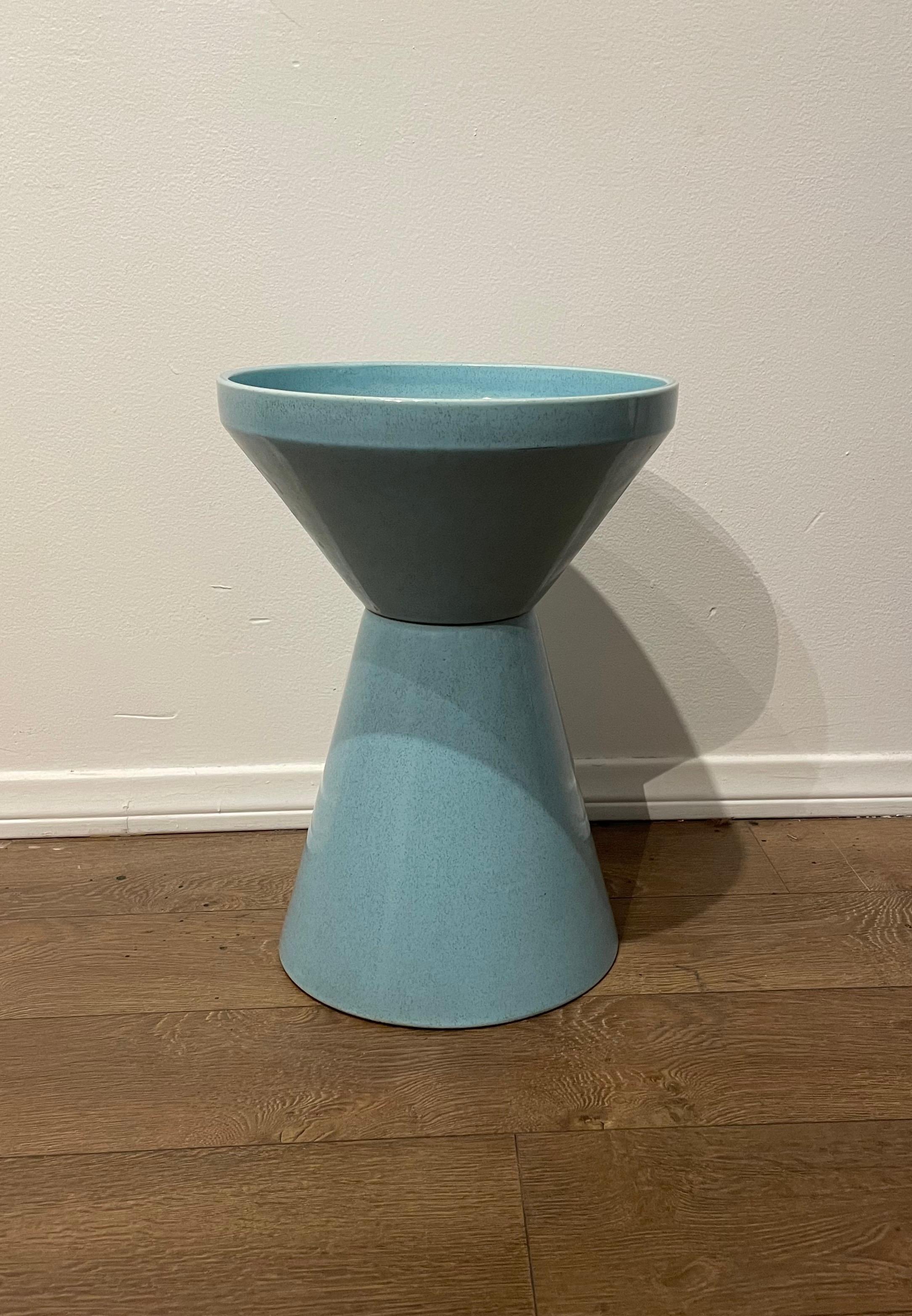 An incredibly rare piece by Bauer pottery circa 1950's , classic baby blue finish with Spreckels nice glaze color and a very rare piece great condition. no chips or cracks.With a mouth opening diameter of 13.5